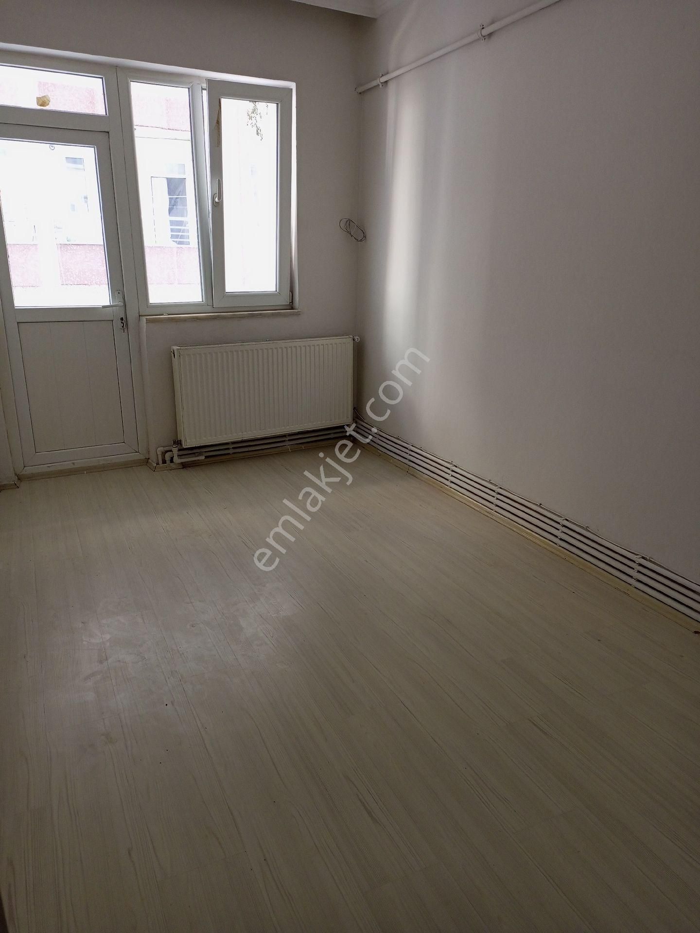 Rekoor Emlaktan100.yılbulvar Üzeri 2+0 Kiralık Daire