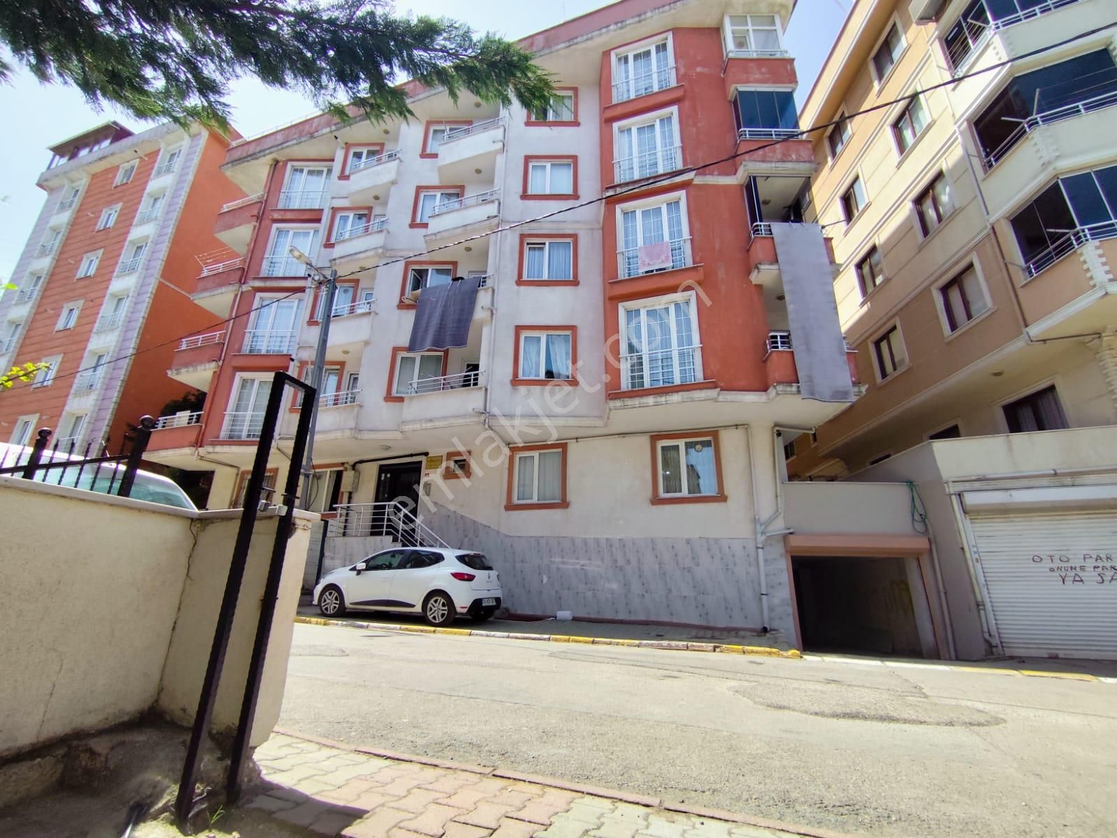 Yayalar Metro Durağına Yürüme Arakat 2+1 85m2 Fırsat Kiralık