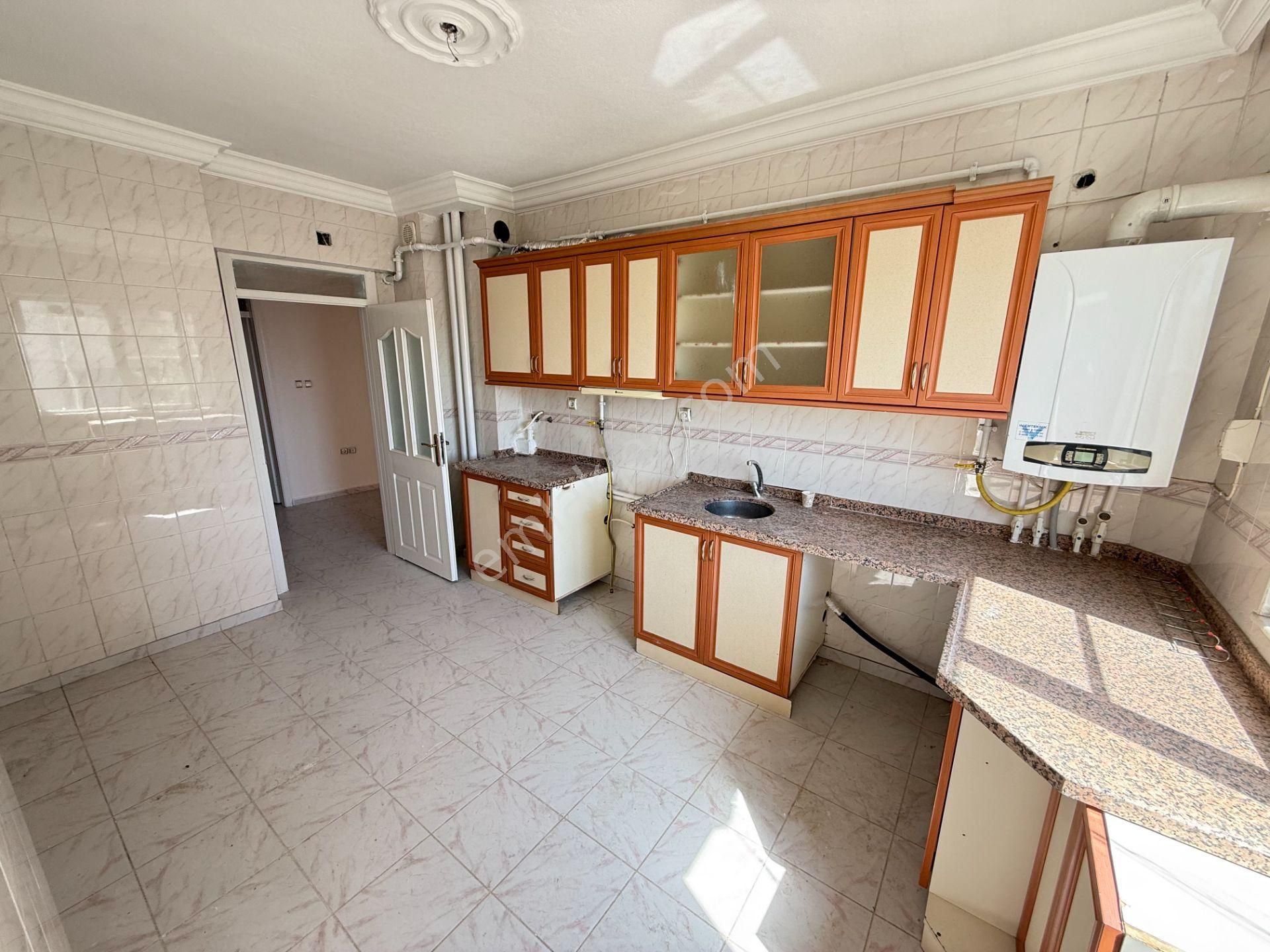 Güneykent Şelale Park Civarı 3+1 Satılık Cephesi Açık Geniş Daire