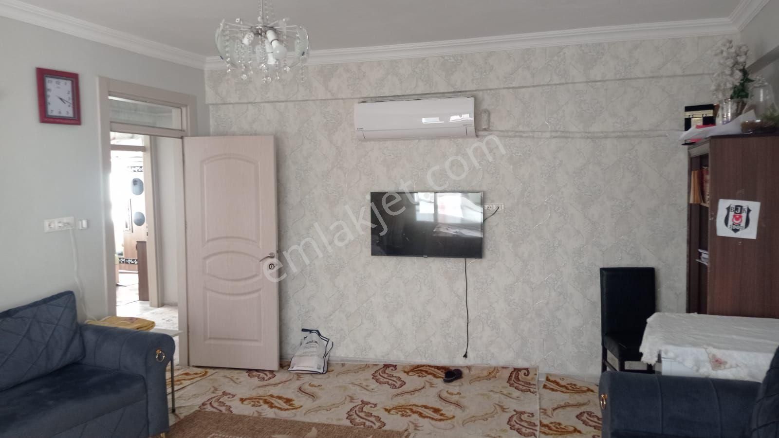 Polat Emlak'tan... Bağlarbaşın'da Uygun 2+1 Köşebaşı Daire...