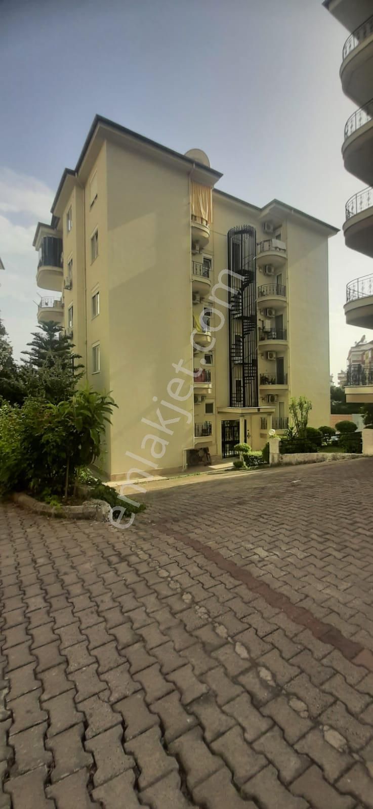 Alanya Cikcilli Mahallesi Alcon Sitesinde 2+1