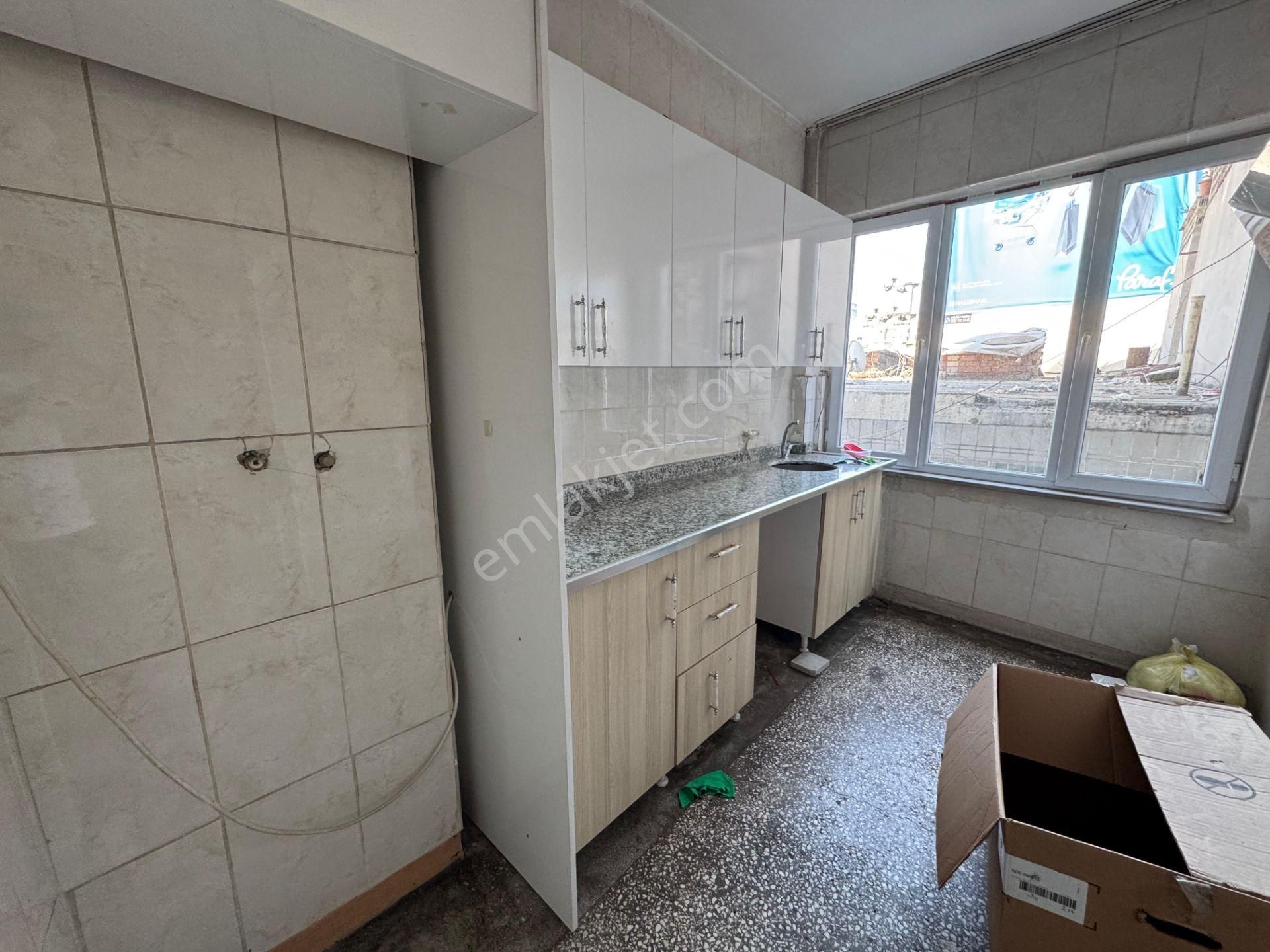 Koşuyolunda Caddeye Sıfır 2+1 Satılık Daire