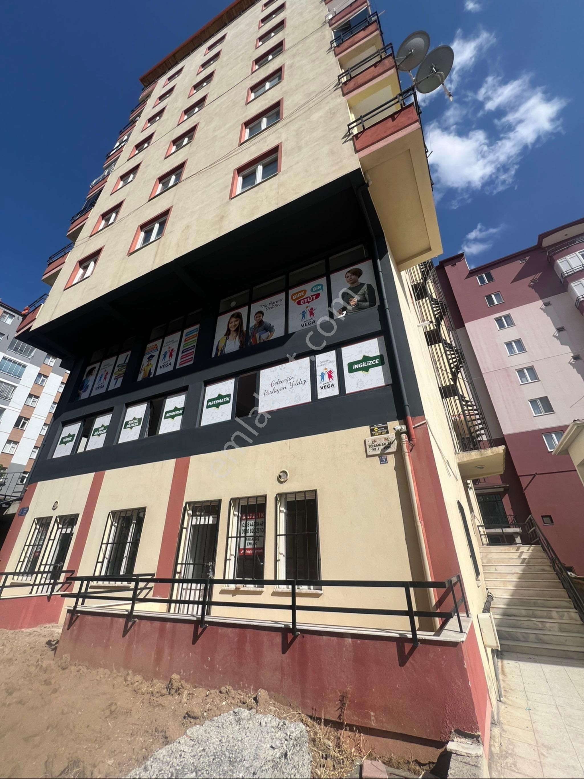 Arkadaş Emlaktan Bahabey Caddesinde 3+1 Satılık Daire