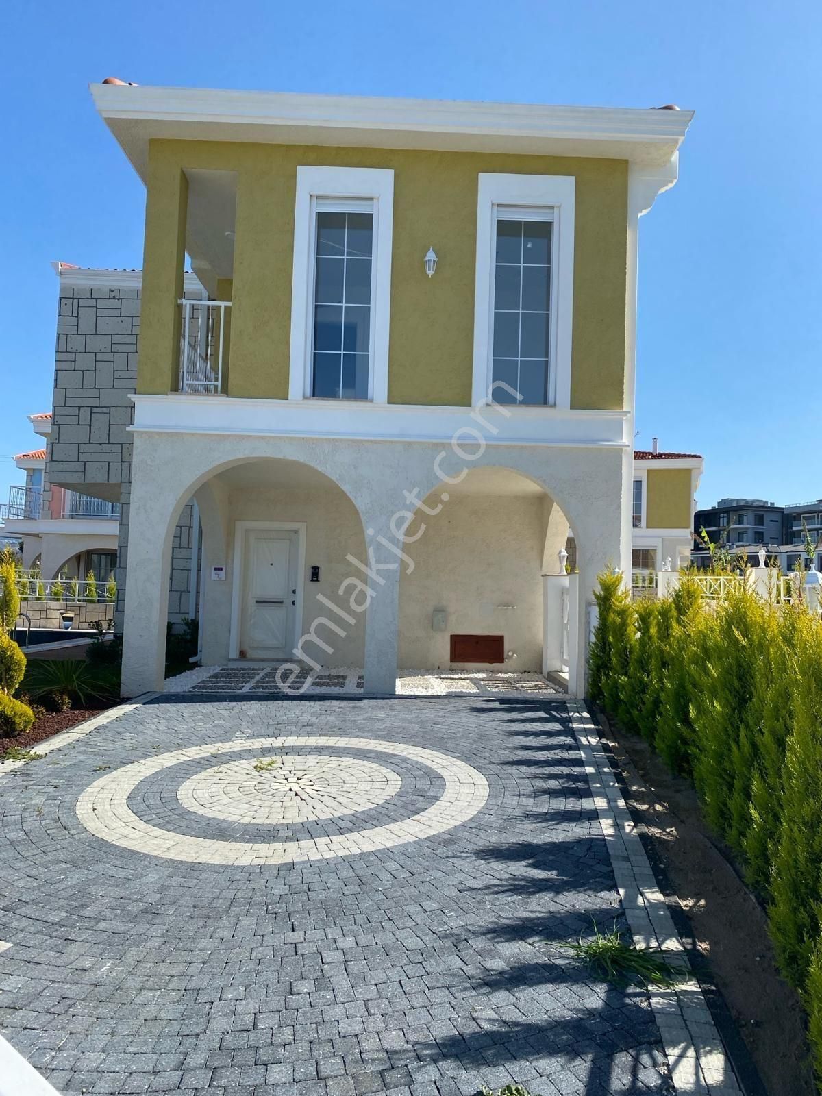 Elit Ada Gayrimenkul Den Tek Müstakil Villa