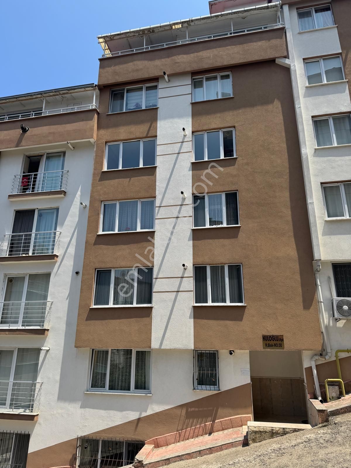 Seldeğirmenin'de Satılık 2+1 Daire