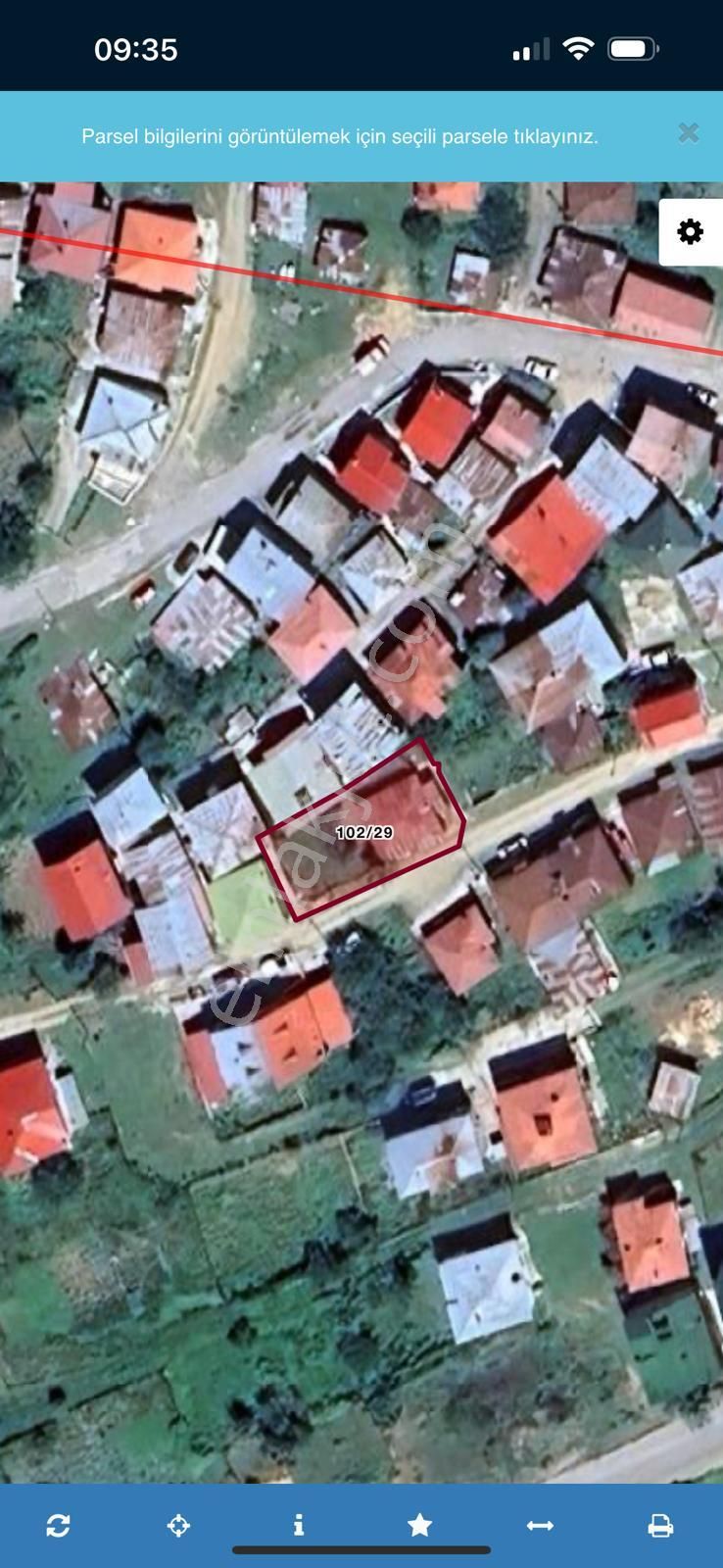 İnanç Emlaktan Kümbet Yaylasında İçinde Ev Olan Satılık Arsa