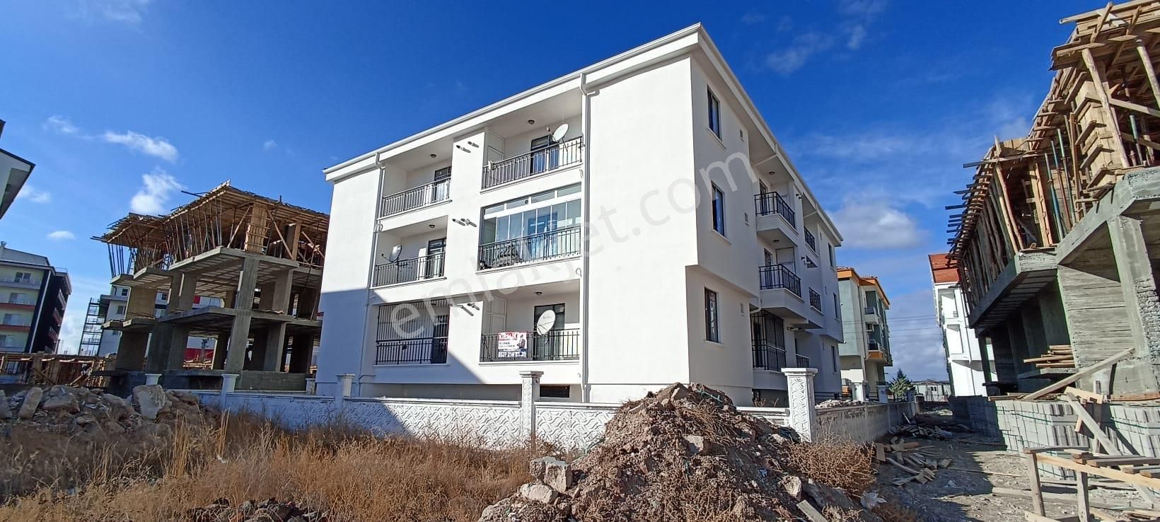 Üniversite Bölgesi Kyk Kız Yurdu Karşısı Satılık & Kiralık Full Eşyalı 1+1 Daire