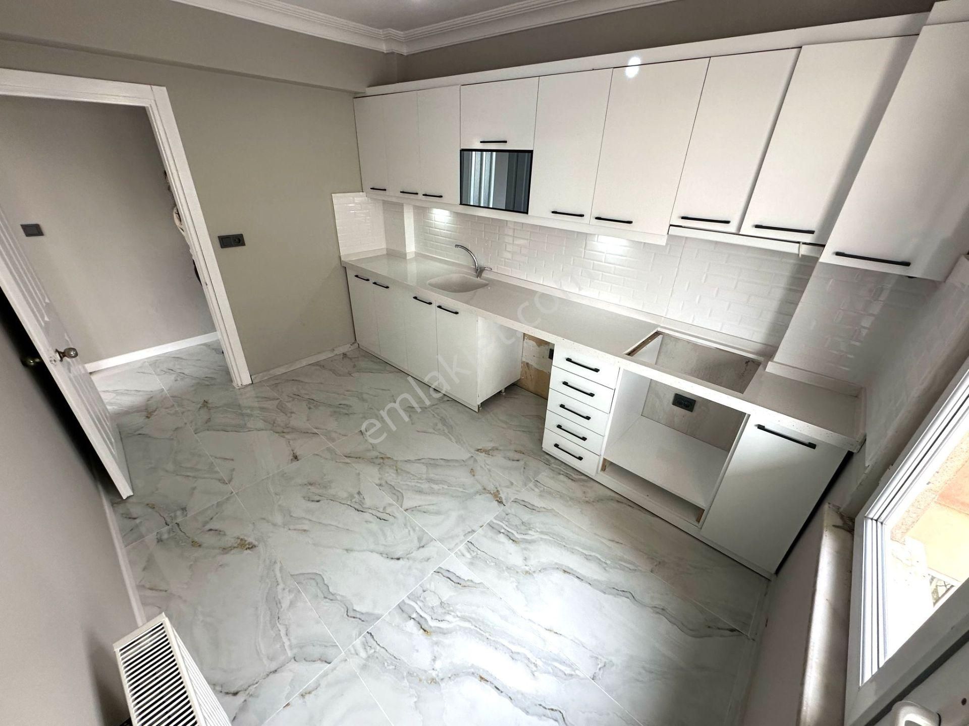 Yüksel'den Akçay Merkez'de Ayrı Mutfaklı Öncephe Arakat 2+1daire