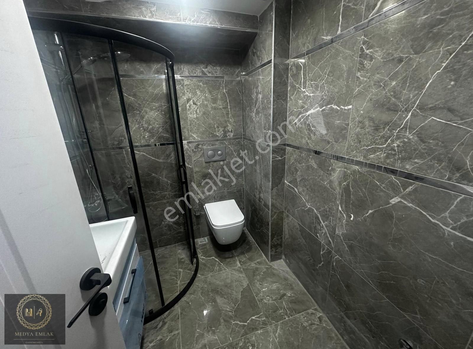Camlı Kahve İski Yakını Satılık 2+1 Lüks E. Banyolu 4.kat Daire
