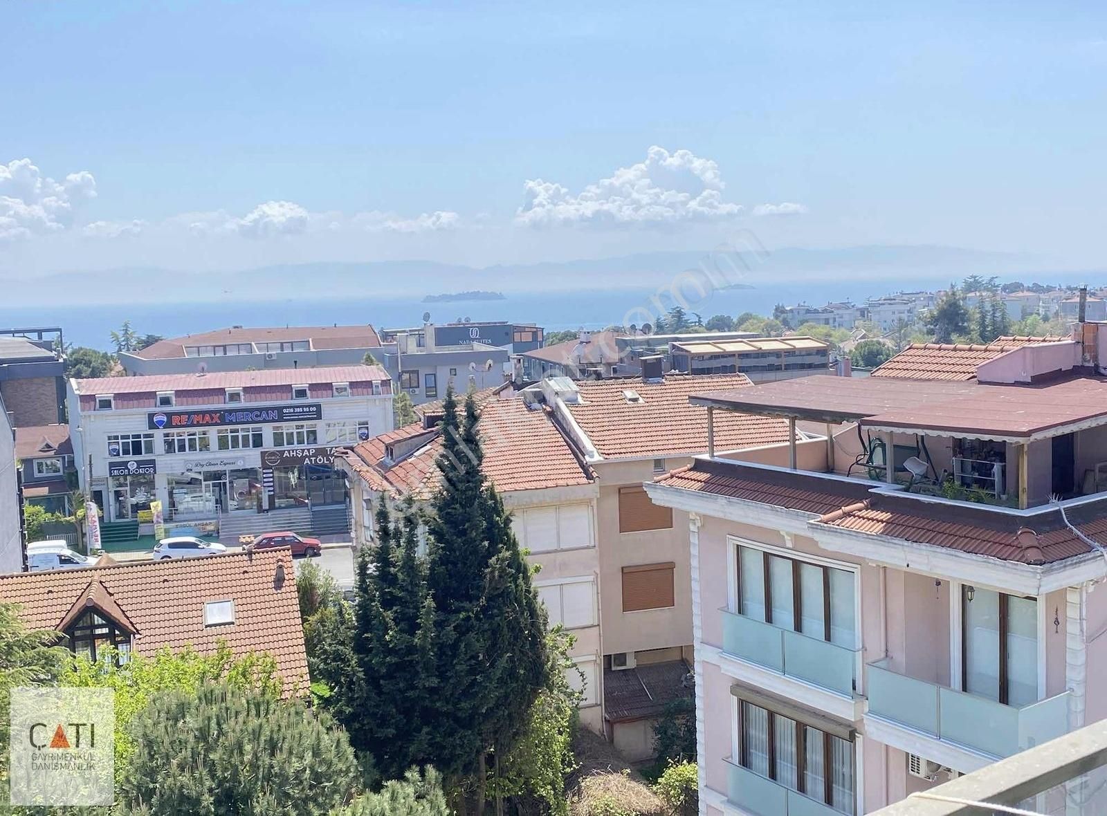 Deniz Manzaralı Mükemmel Konum Postane Mah. 1+1 Konut + Ticari
