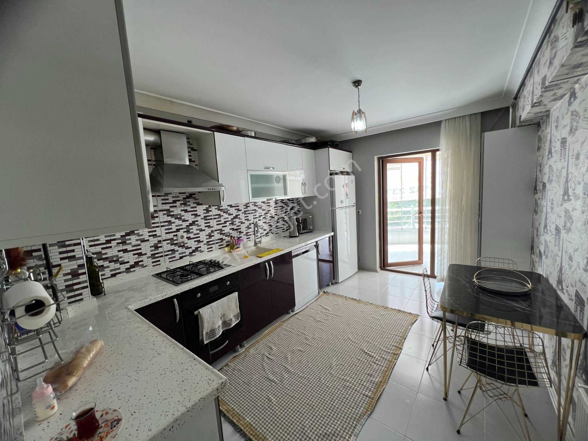 Yenimahalle Avcılarda Karahöyük Cad Yakını Arakat Ful Yapılı 3+1