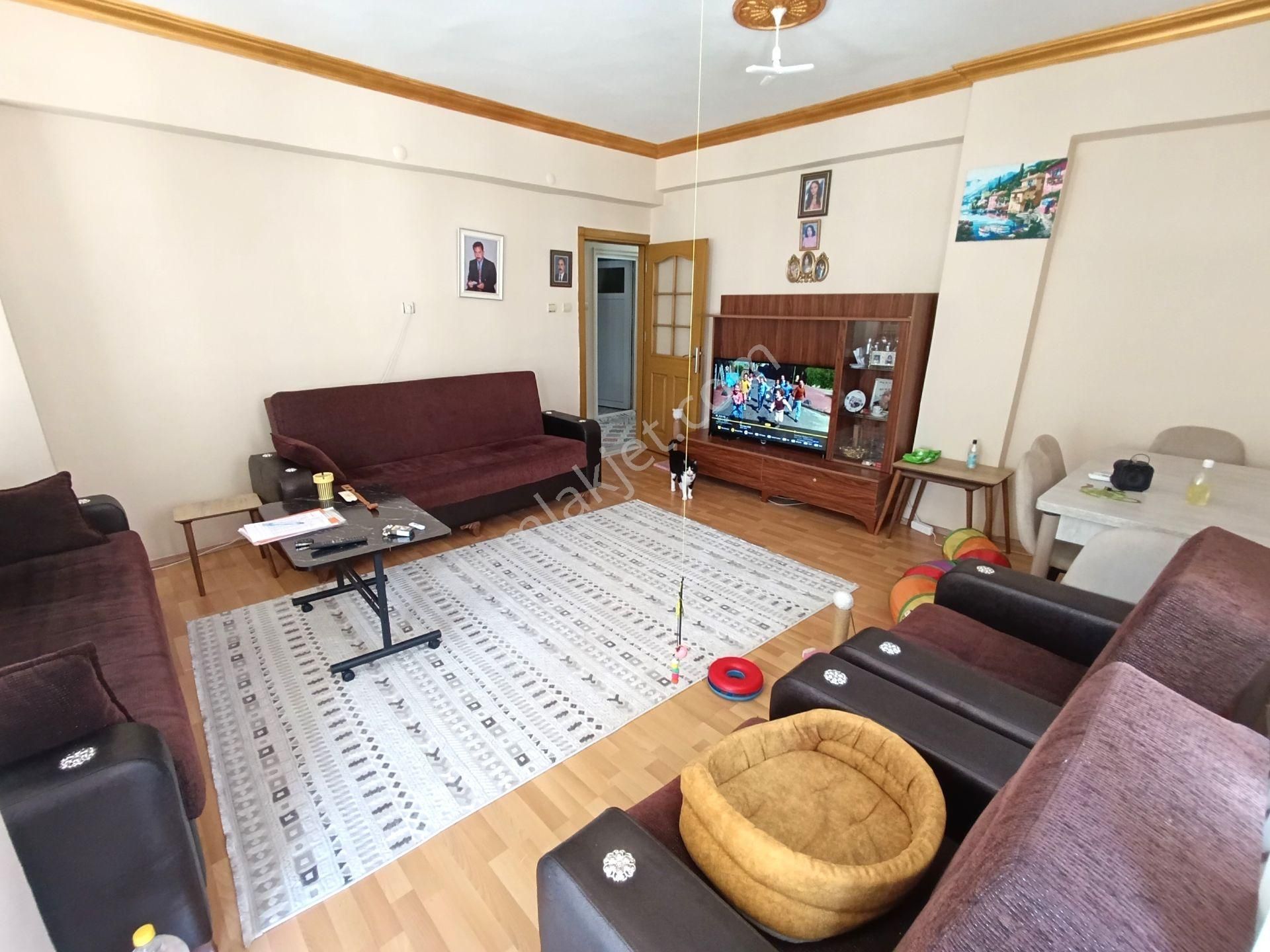 Yenigün Mahallesinde Geniş Masrafsız 3+1 Satılık Daire
