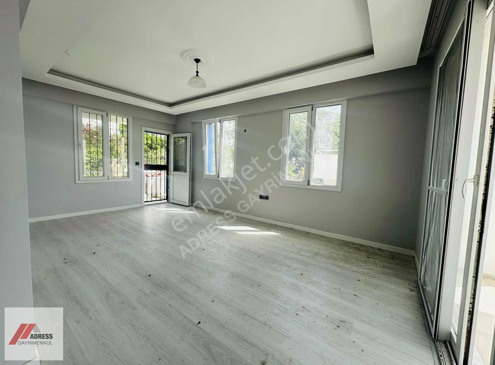 Milas Güllük Yaşam Kent Villaları'nda 5+1 Triplex Villa
