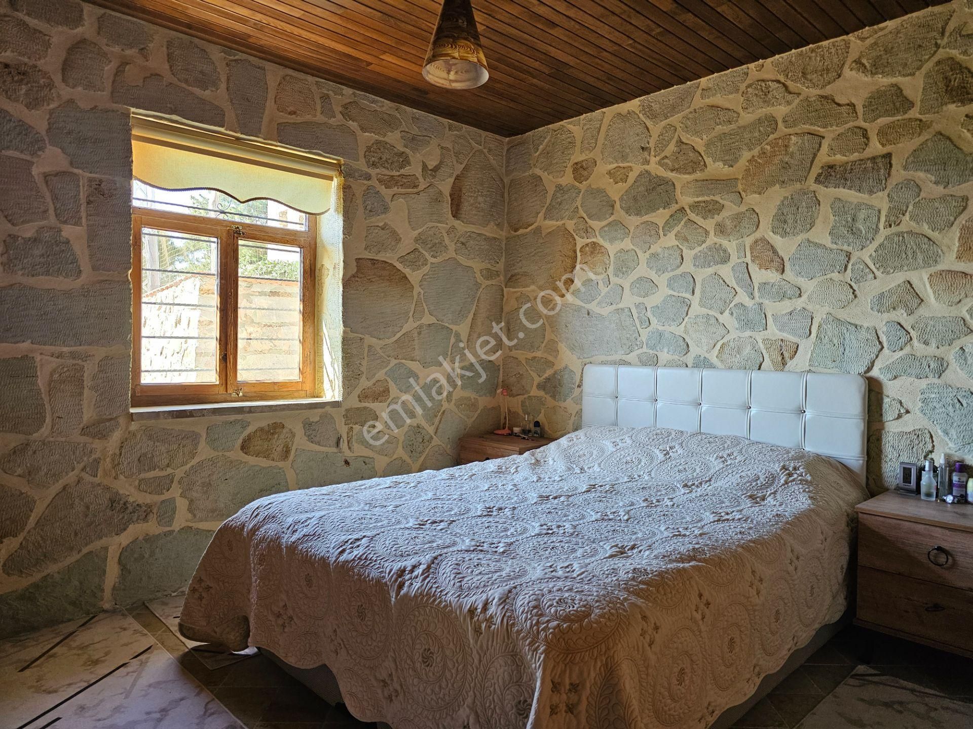 Burhaniye'de Doğanın Kalbinde Deniz Manzaralı Satılık Taş Ev - Görsel 20