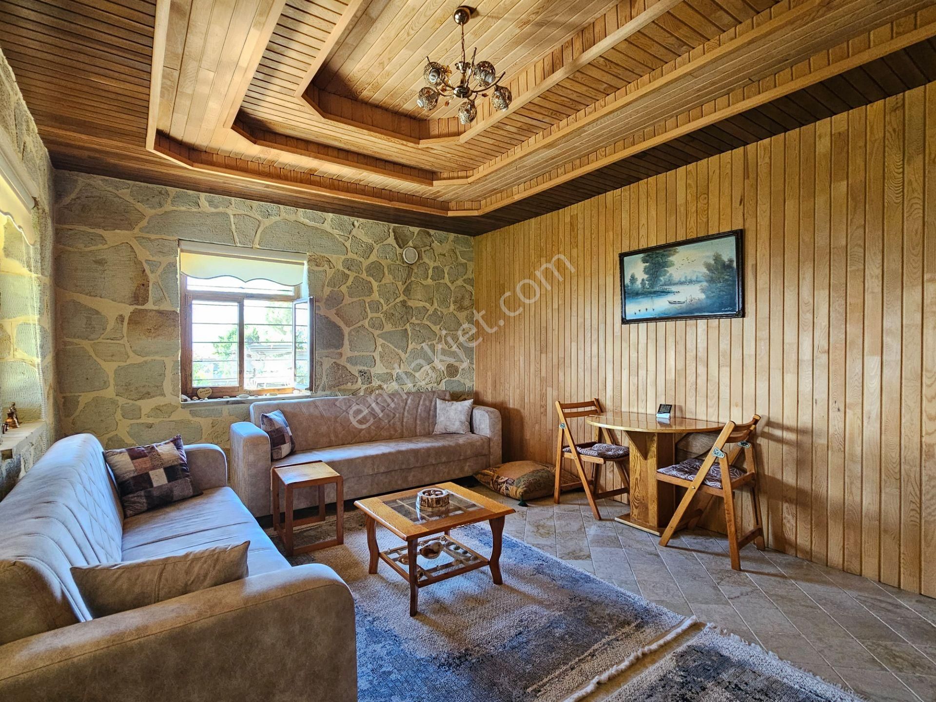 Burhaniye'de Doğanın Kalbinde Deniz Manzaralı Satılık Taş Ev - Görsel 3