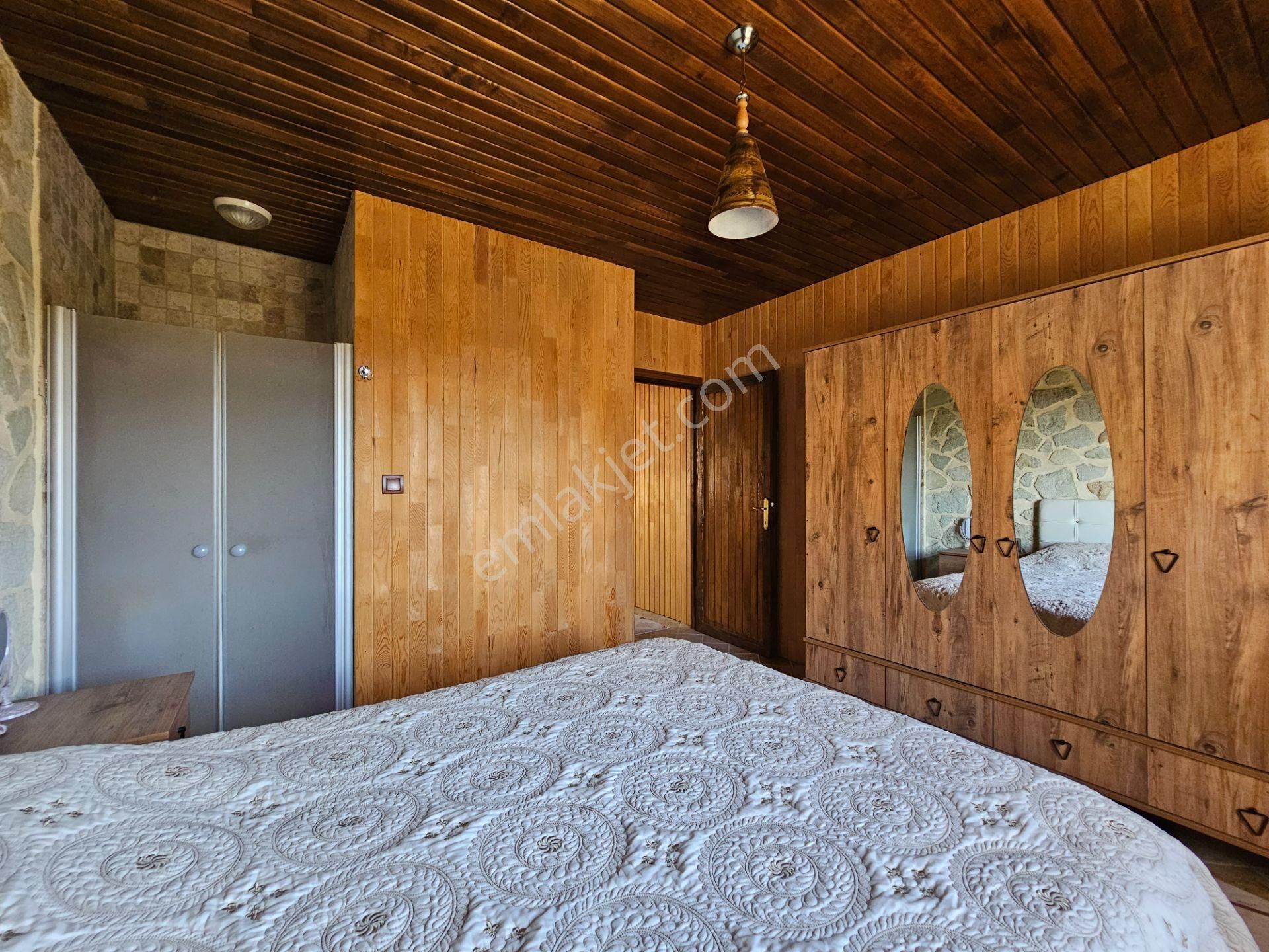 Burhaniye'de Doğanın Kalbinde Deniz Manzaralı Satılık Taş Ev - Görsel 22