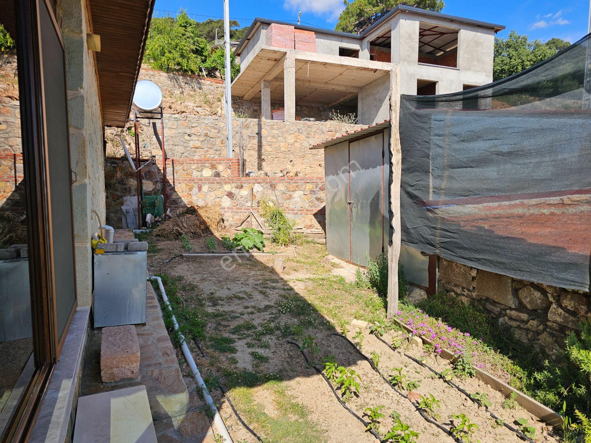 Burhaniye'de Doğanın Kalbinde Deniz Manzaralı Satılık Taş Ev - Görsel 27