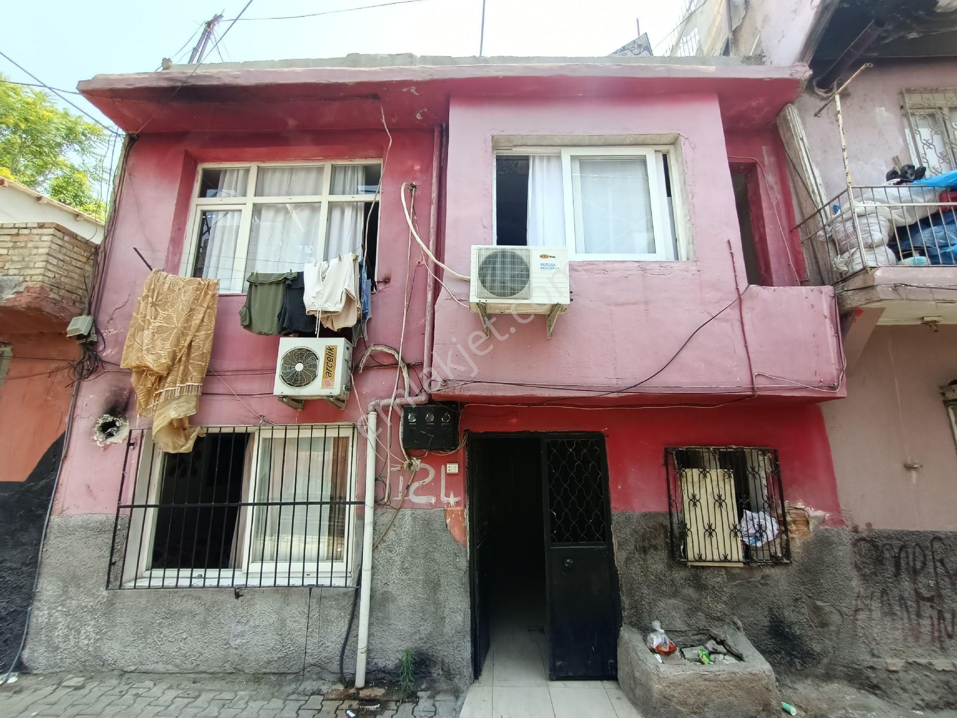 Gülpınar'da Kiralık 2+1 Müstakil Ev