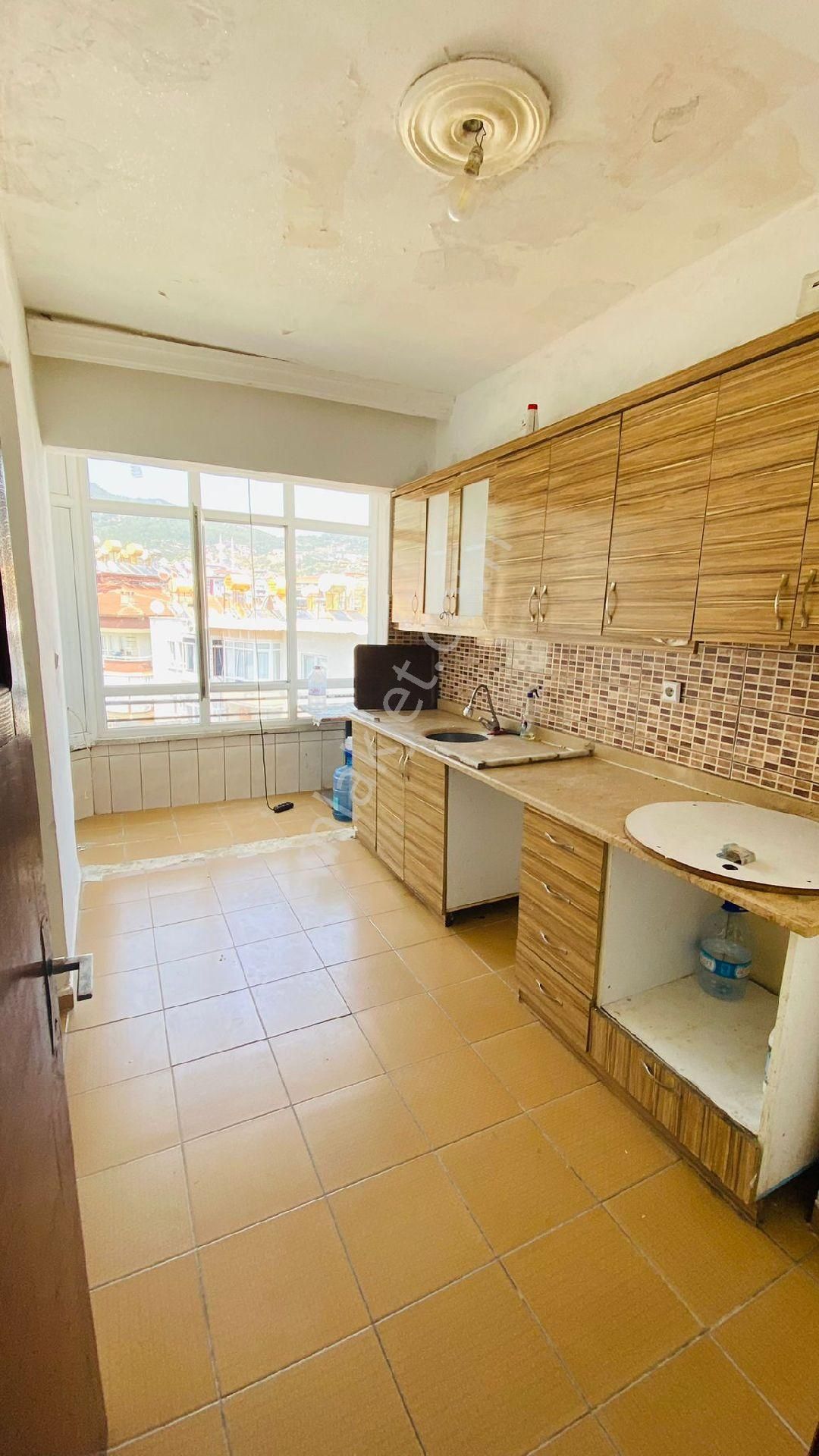 Alanya Güllerpınarı Satılık Asansörlü 3+1 Daire