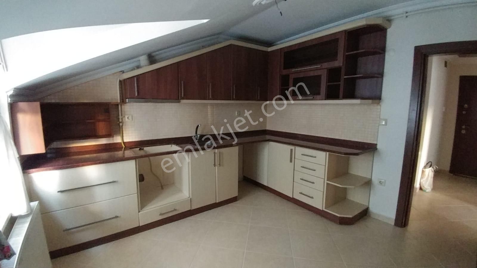 Kavacık Kaptanlar'da 150m2 Eşyalı Temiz Daire