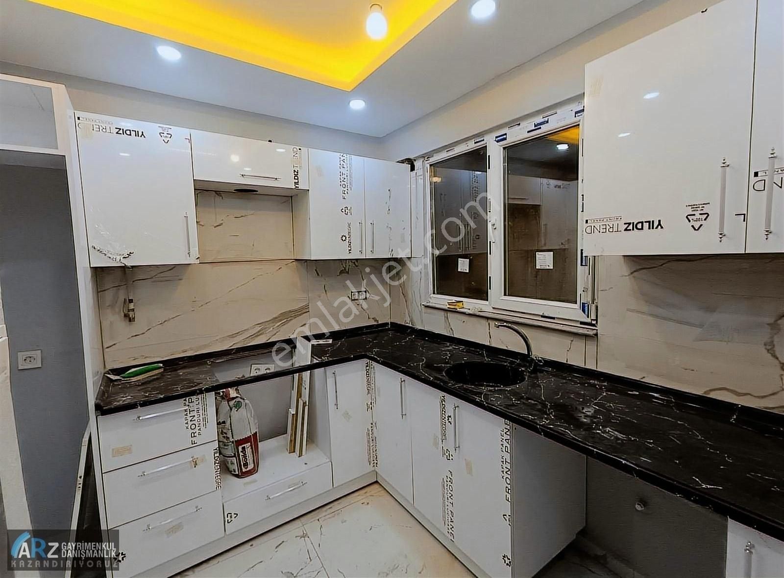 Çarşıda İçi Yeni Yapılı Arakat 2+1 Daire