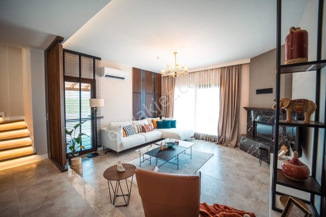 Kusadasinda Müstakil Havuzlu Deniz Manzaralı Yazlık Villa - Görsel 10