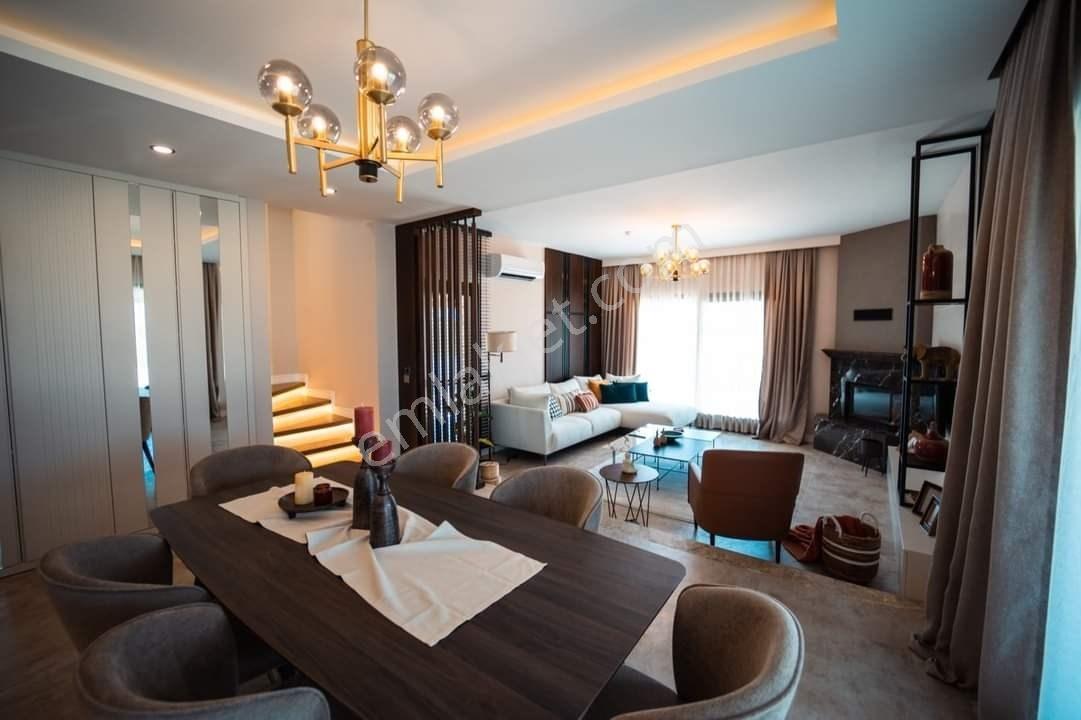 Kusadasinda Müstakil Havuzlu Deniz Manzaralı Yazlık Villa - Görsel 9