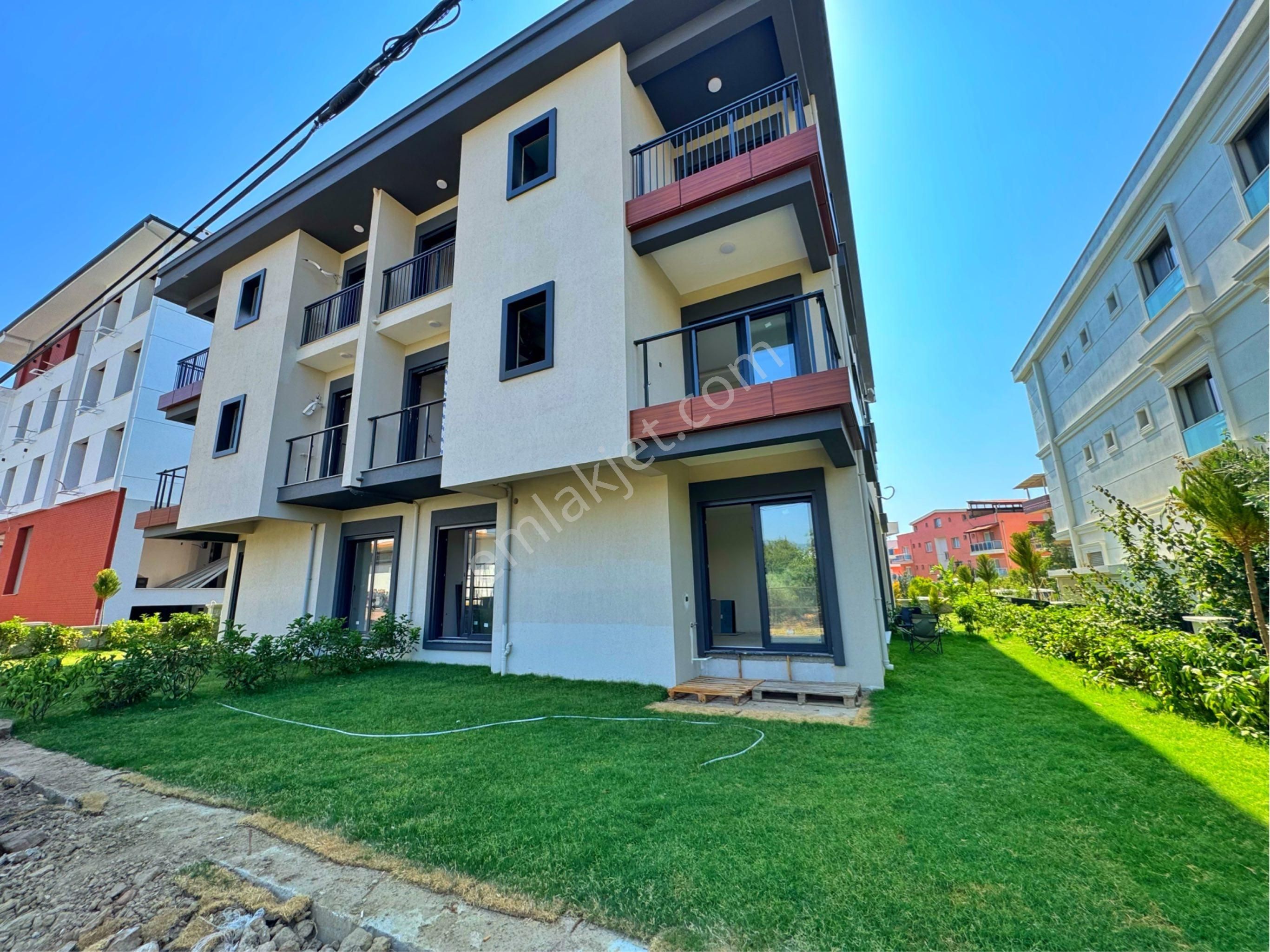 Kuşadası Davutlarda 2+1 Sıfır Müstakil Bahçeli Daire