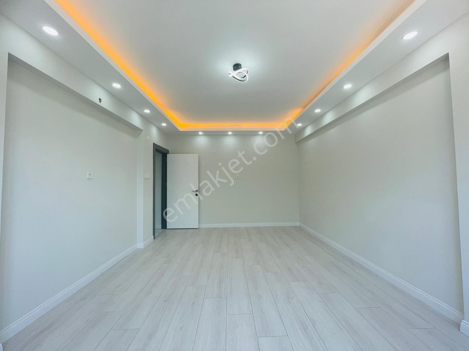 Katta Ana Cadde Yakını İçi Full Yapılı Asansörlü 2+1