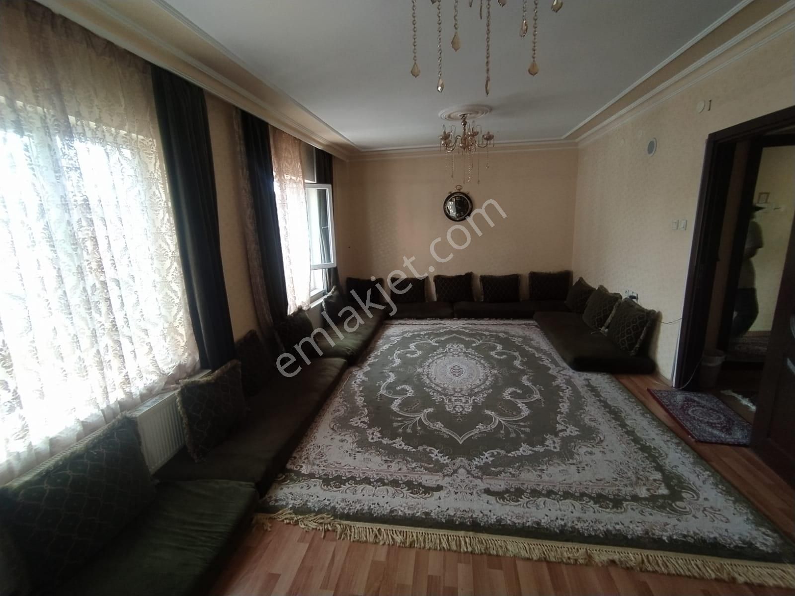 Bilgen Vatan'dan Aktepe Merkezde Katta Tek Daire Yapılı 3+1 Acil