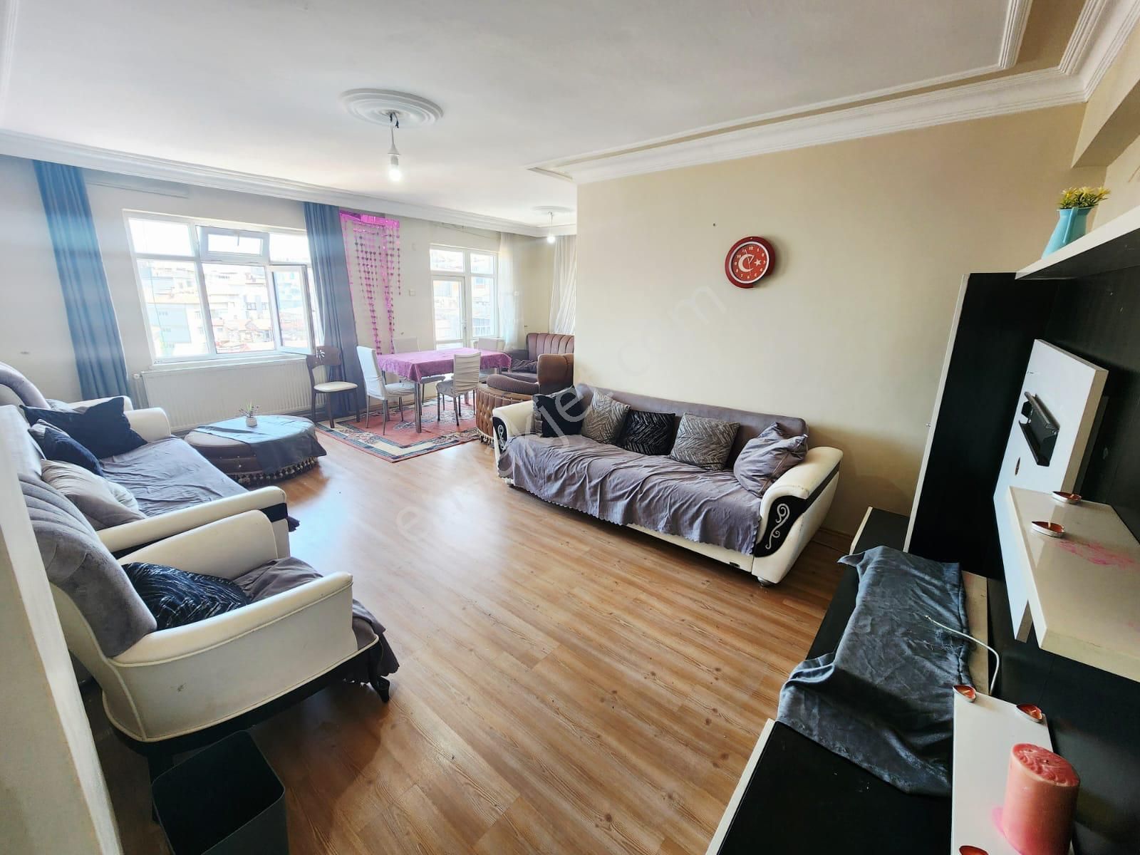 Samsun Rasathane Mahallesi Modern Pazarın Üst Kısmında 3+1daire Satılık