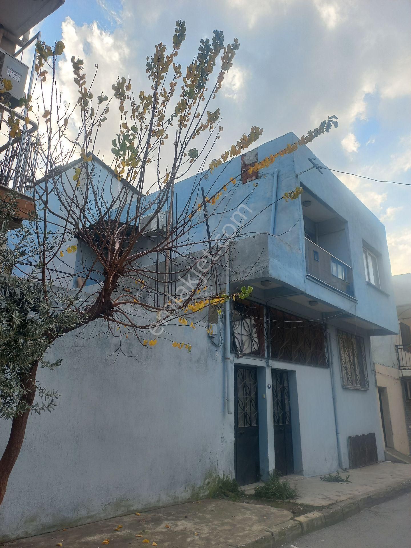 Acil Satılık 2 Katlı Ev Ve Avlusu