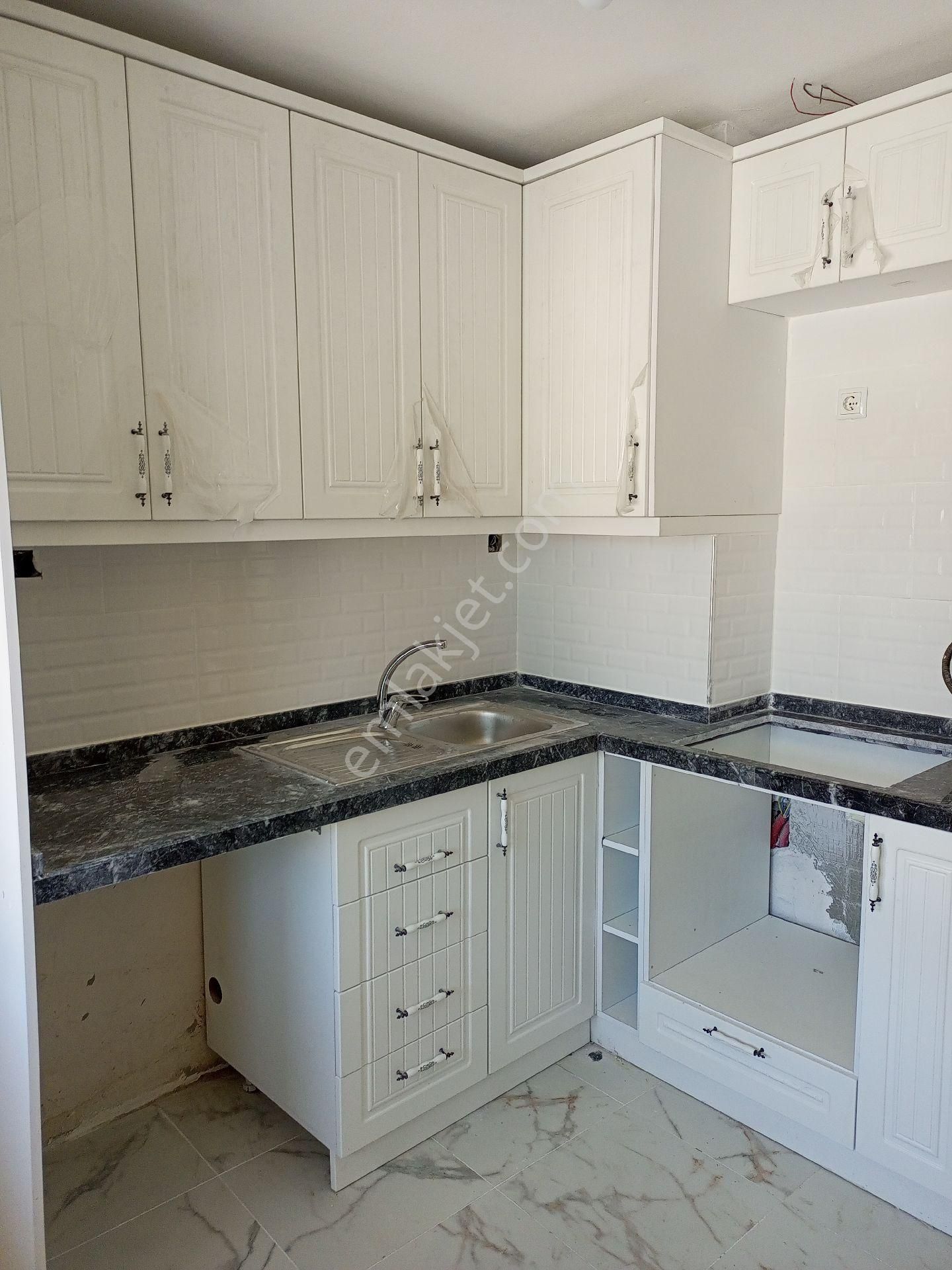 Rekoor Emlak'tan Kadıköy Mh.2+1 Kiralık Daire