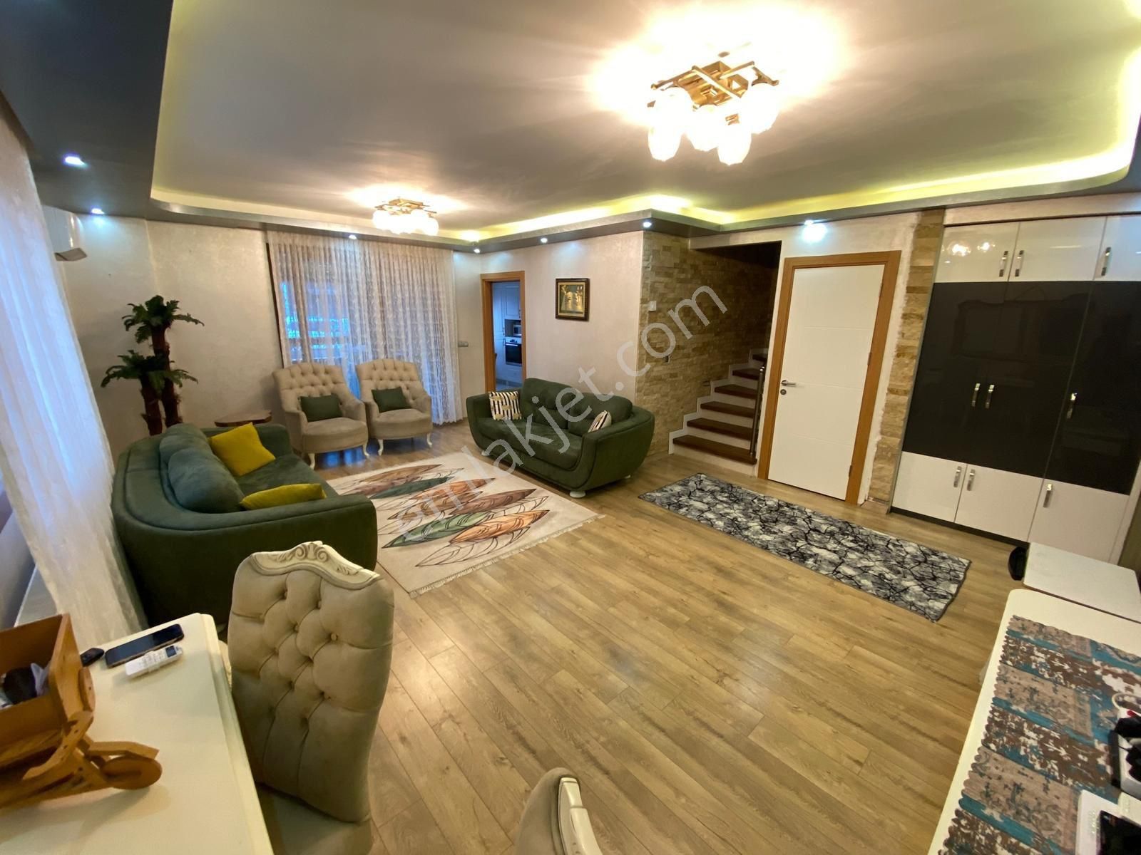 Menderes'de Mükemmel Konumda/ultra Lüx/bahçeli/triplex/masrafsız 4+1 Villa !! - Görsel 3