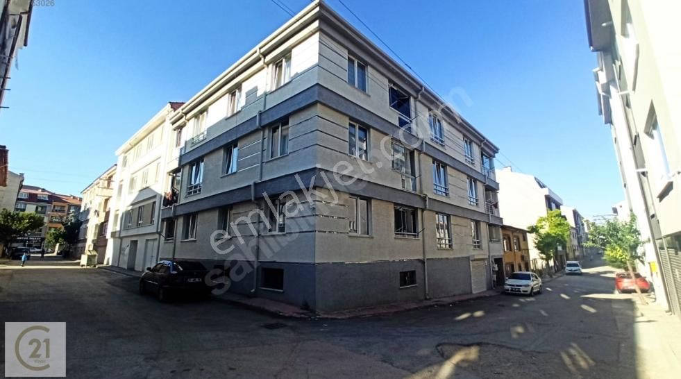 Century 21 Vizyon'dan Çamlıca Mahallesinde Satılık 2+1 Daire