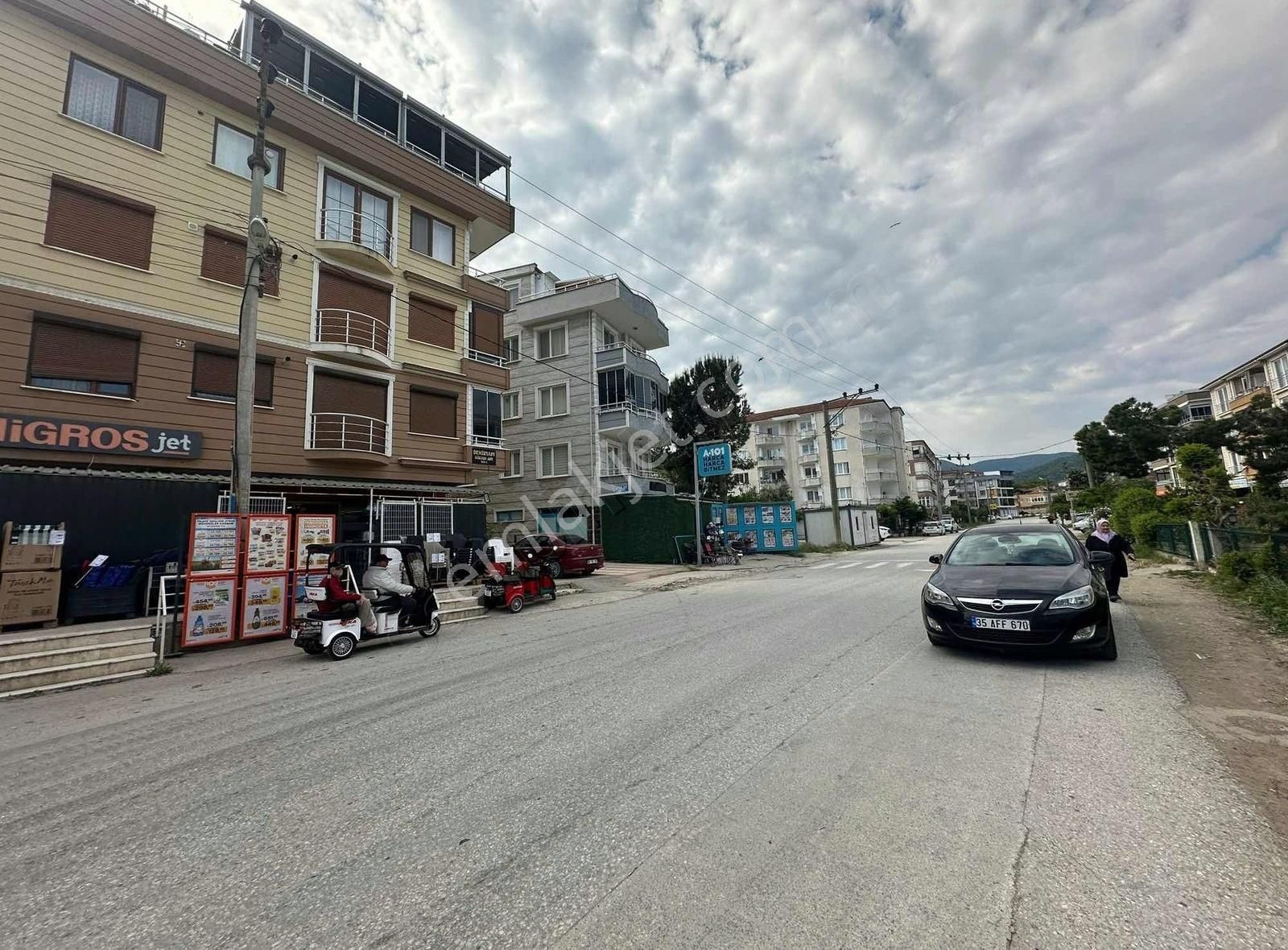 Yeni Binada Denize 20 Metre Satılık Dükkan