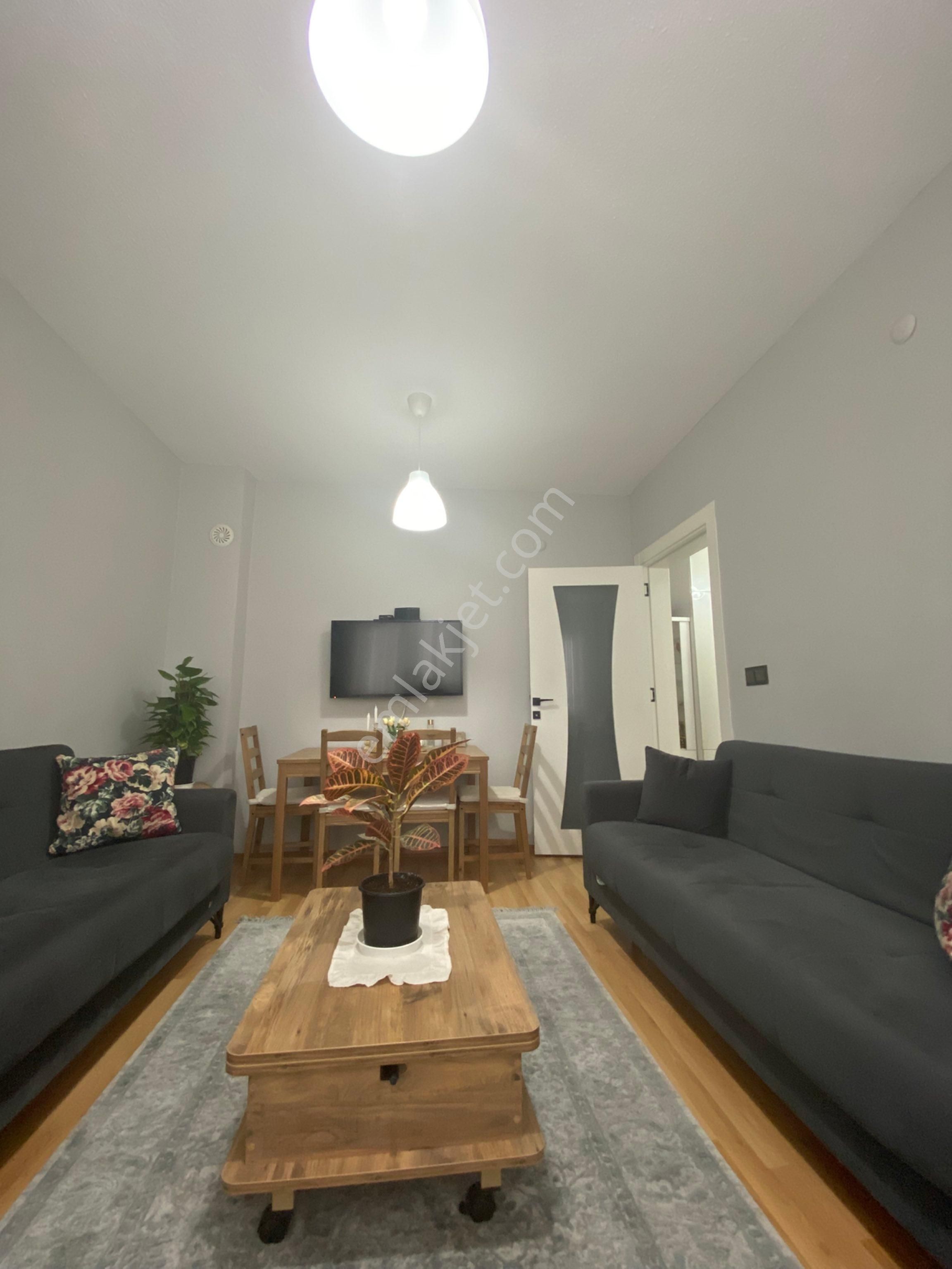 Üniversite Tokide Sitenin En İyi Dairelerinden İçi Ekstra Yapılı Ara Katta Bakımlı Satılık 2+1 Daire