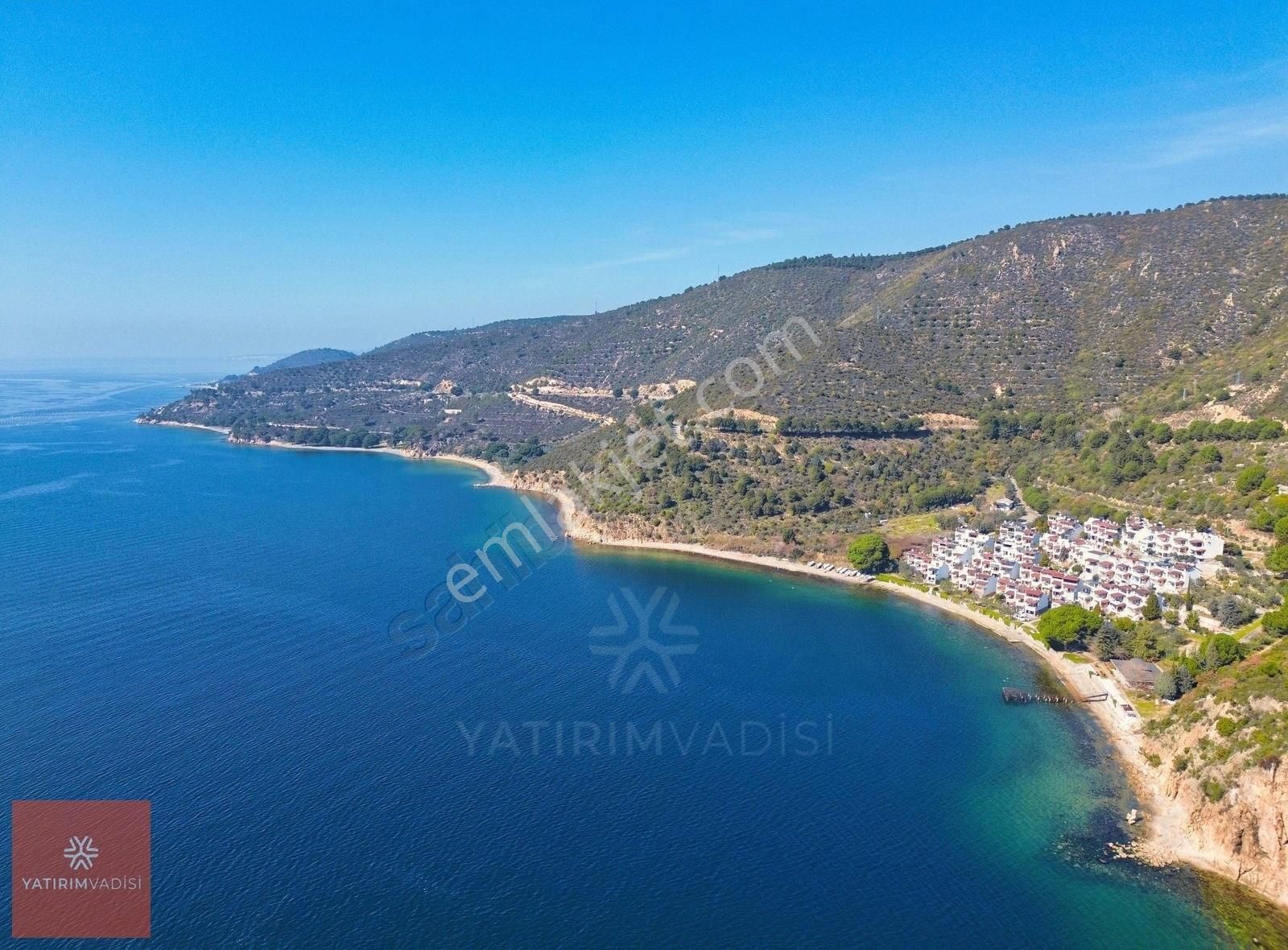 Armutlu Fıstıklı'da Özel Koyda Denize Sıfır Satılık Villa