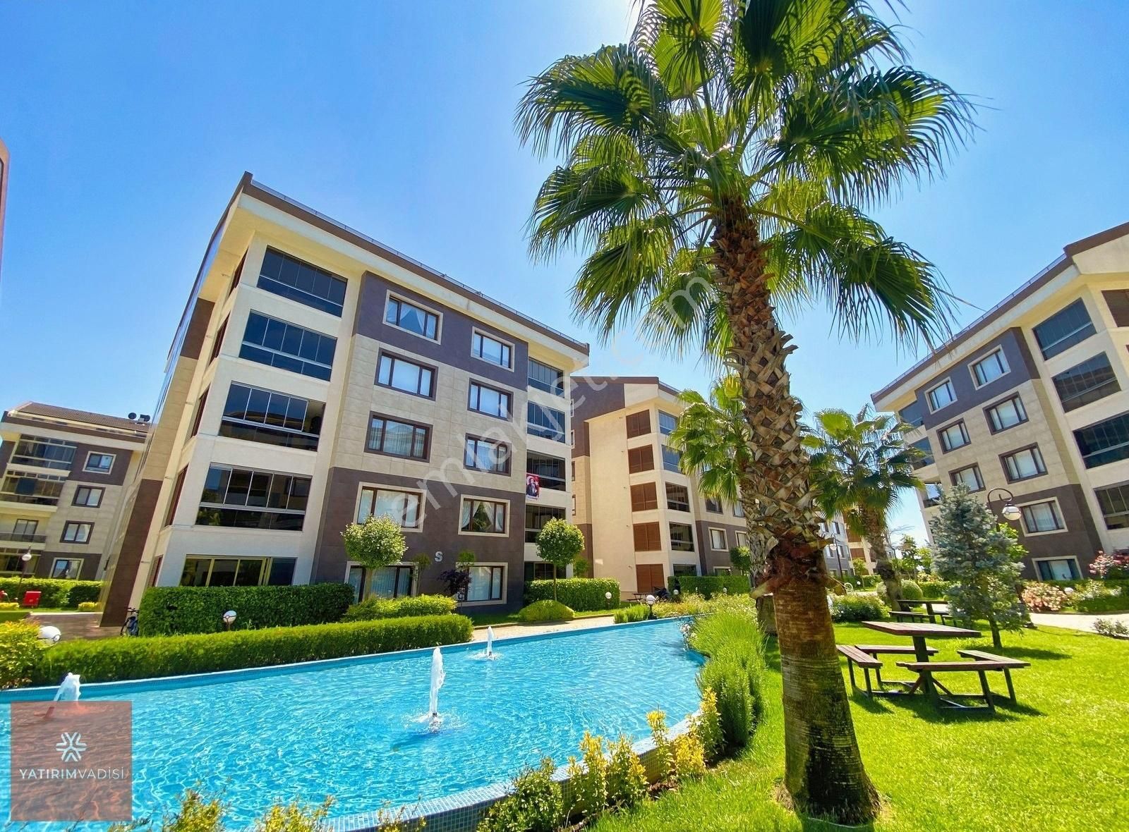 Sosyal Donatılı Sitede Eşyalı Lüks 4+1 Kiralık Daire