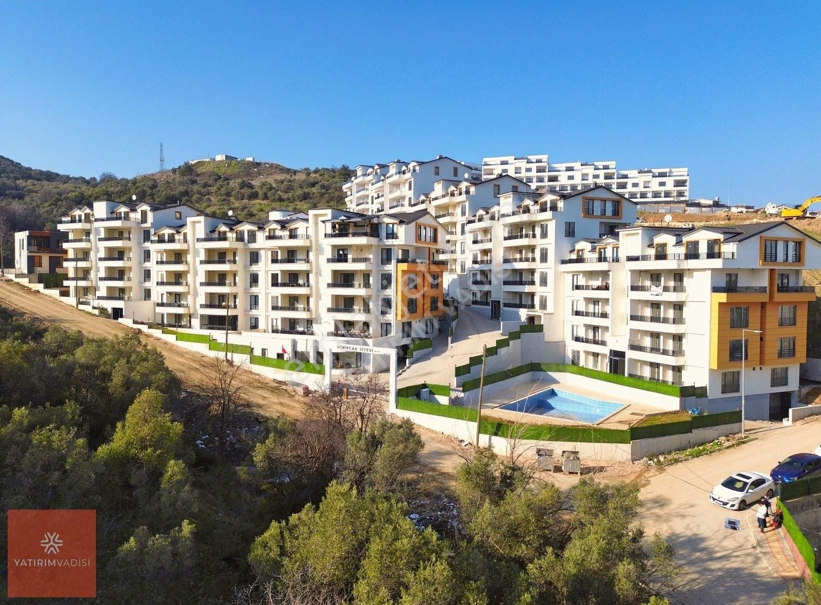 Mudanya'da Deniz Manzaralı Havuzlu 3+1 Sıfır Dubleks Daire