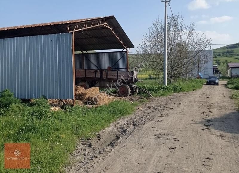M.kemalpaşa Yumurcaklı'da Kapaması Olan 572 M2 Satılık Köşe Arsa