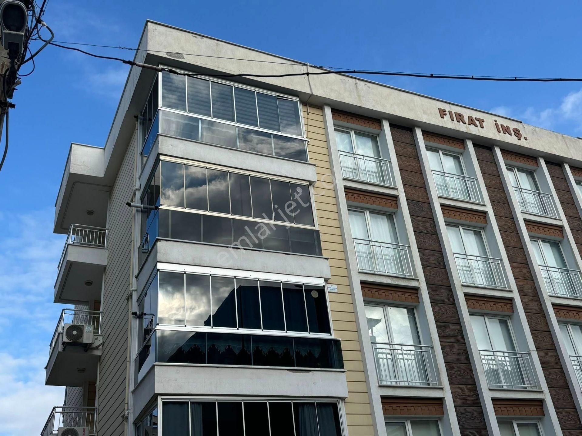Tc Emlaktan Satılık 3+1 135 M2 Doğalgazlı Daire
