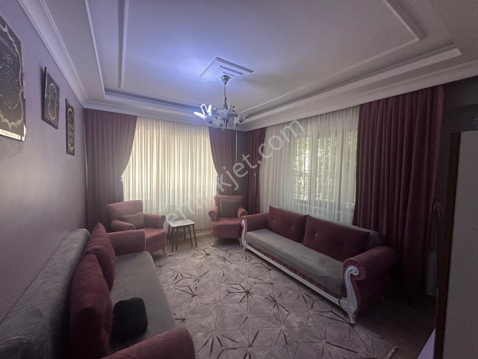 Esenler Kazım Karabekir Mahallesinde Site İçerisinde Krediye Uygun Satılık Daire