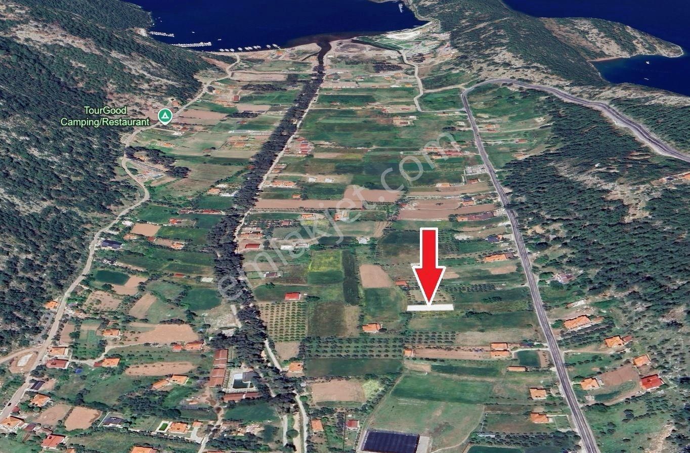 Marmaris Turgut Köyü, Yola Yakın,380 M2 (etrafı Tel İle Çevrili)