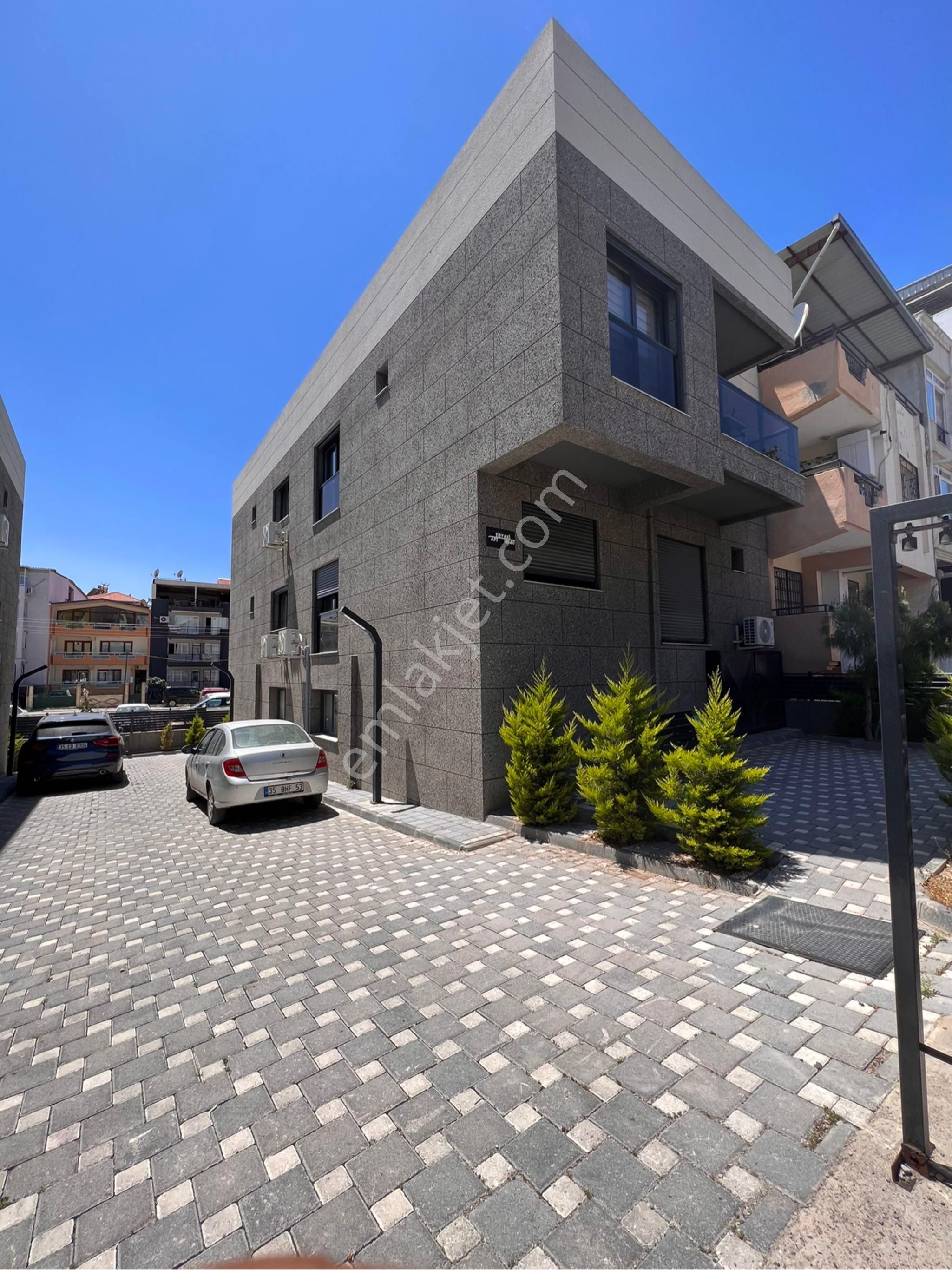 Buca Yaylacık Mh 1.sınıf Satılık Güvenlikli 1+1 Satılık Daire