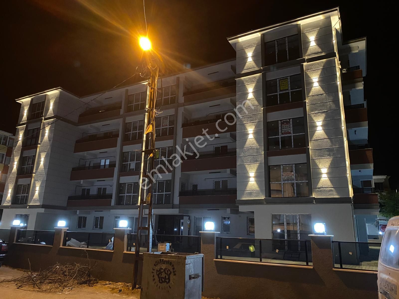 Altınova Merkezde Ultra Lüks 2+1 Sıfır Daire