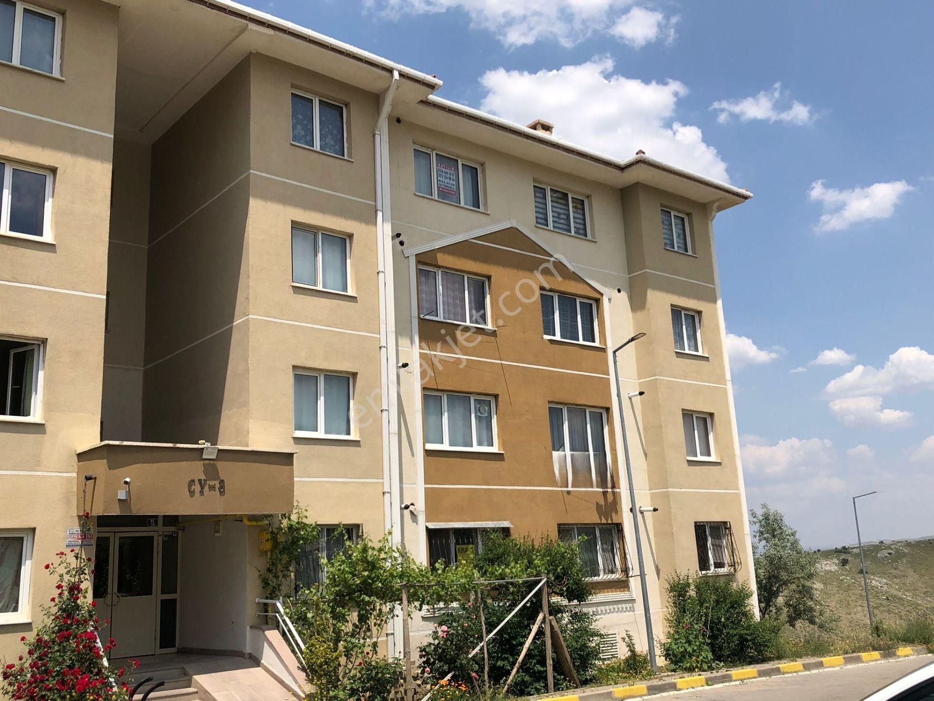 Rıza Acar'dan Zirvekent Toki Konutlarında 1+1 Güney Cephe Eşyalı