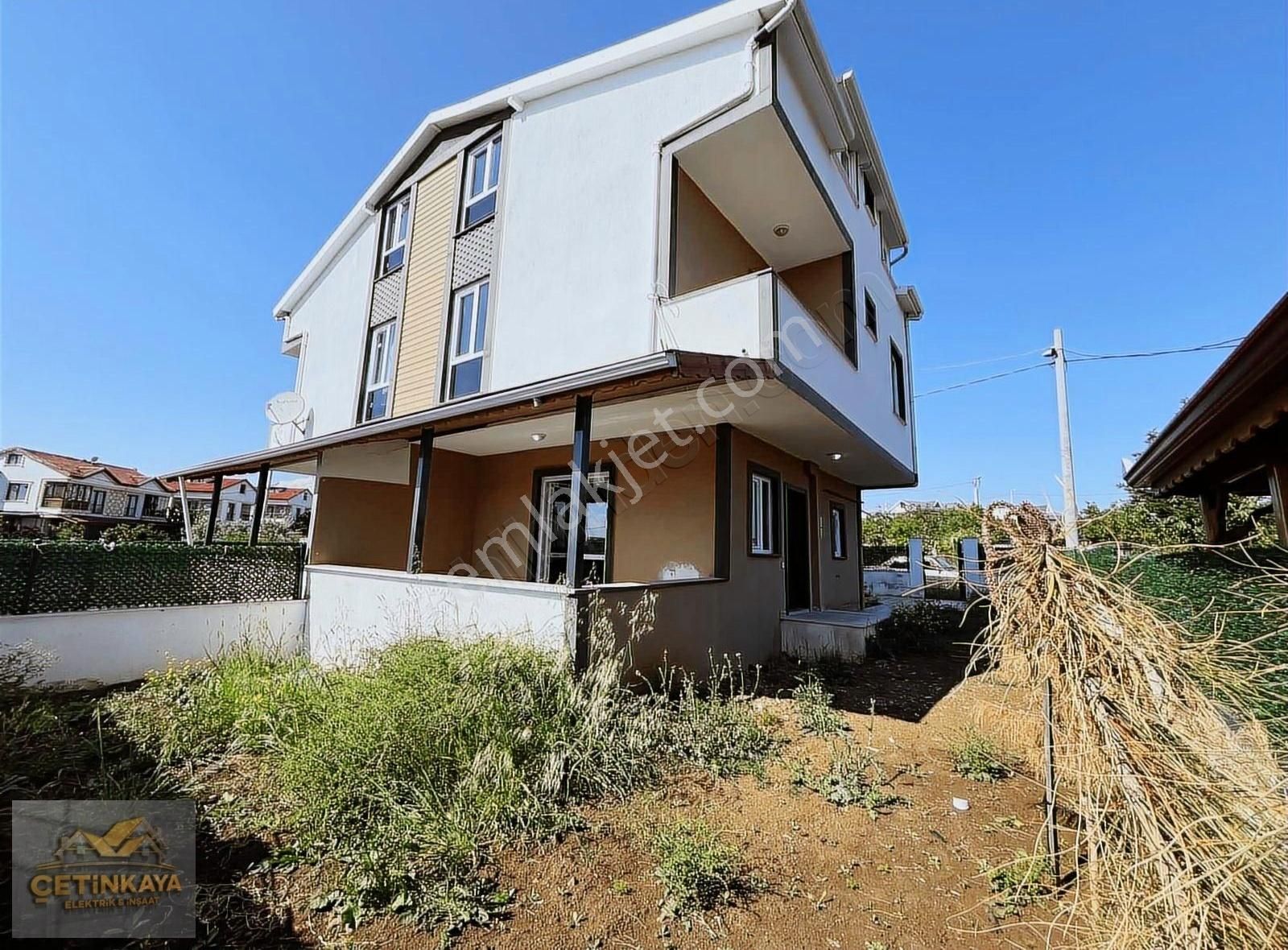 ꧁▇çetinkayadan Satılık Tam Merkezde Villa Kombi Petekli İskanlı