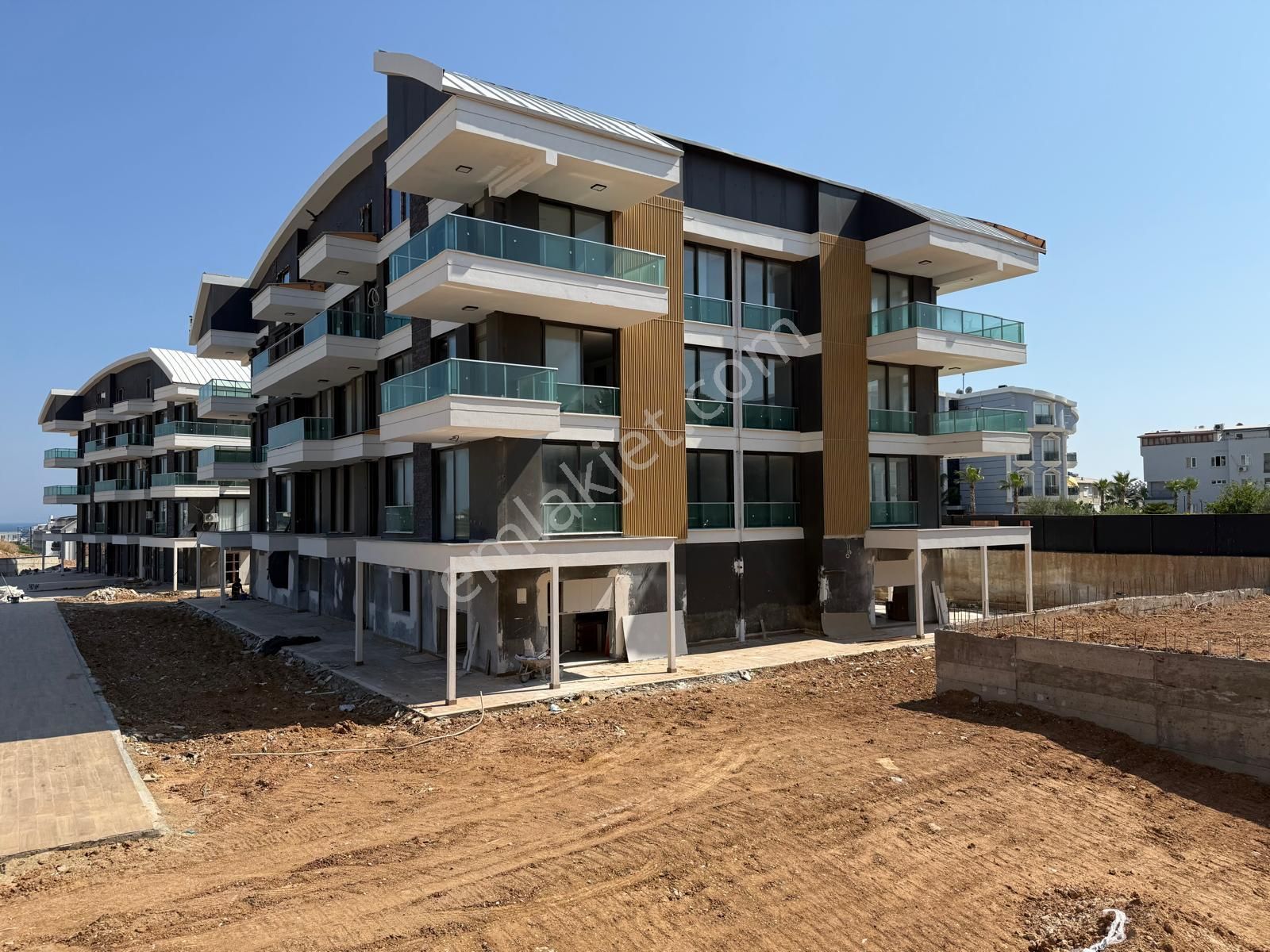 Didim Altınkum Da Denize 400 Mt Havuzlu Sitede Satılık 2+1 Sıfır Daire