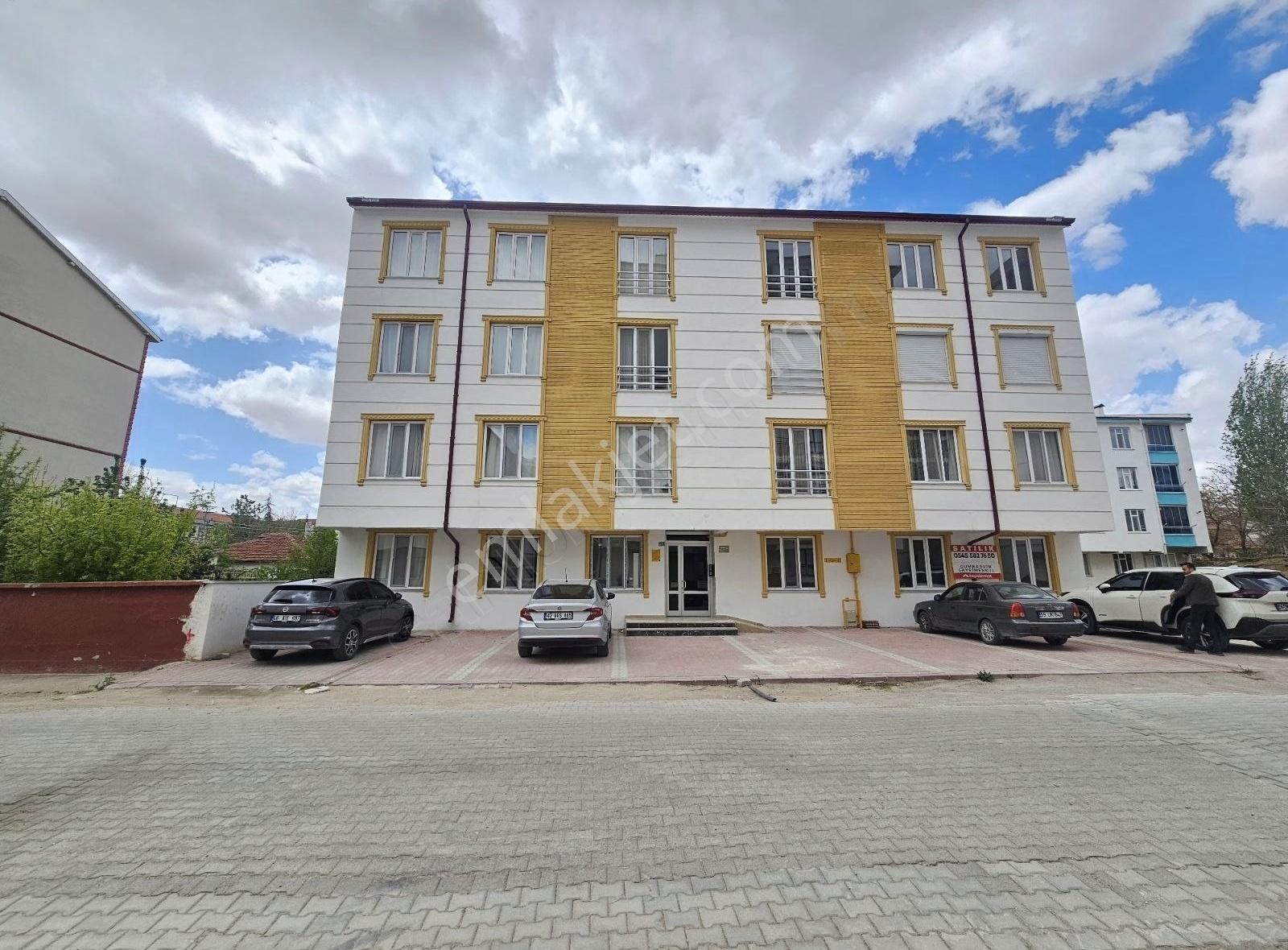 Ç.e.g Den Çarşı Merkezinde Satılık Daire